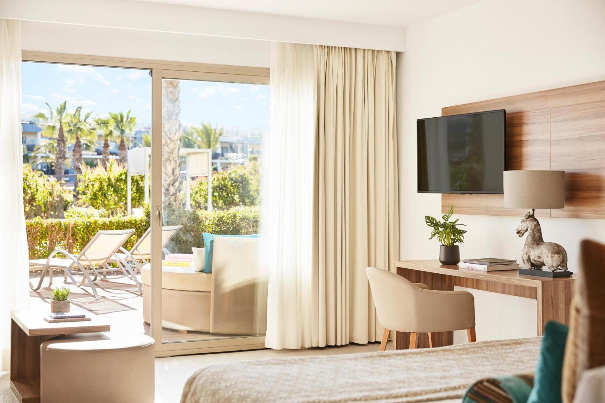 Zafiro Palace Alcudia Apartahotel 5*