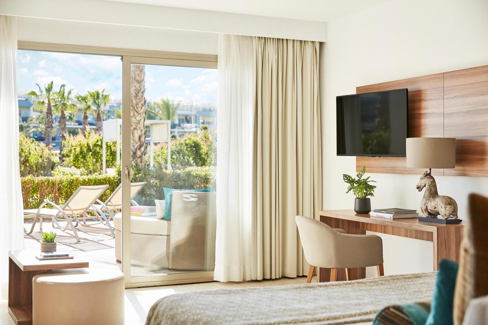 Zafiro Palace Alcudia Apartahotel 5*