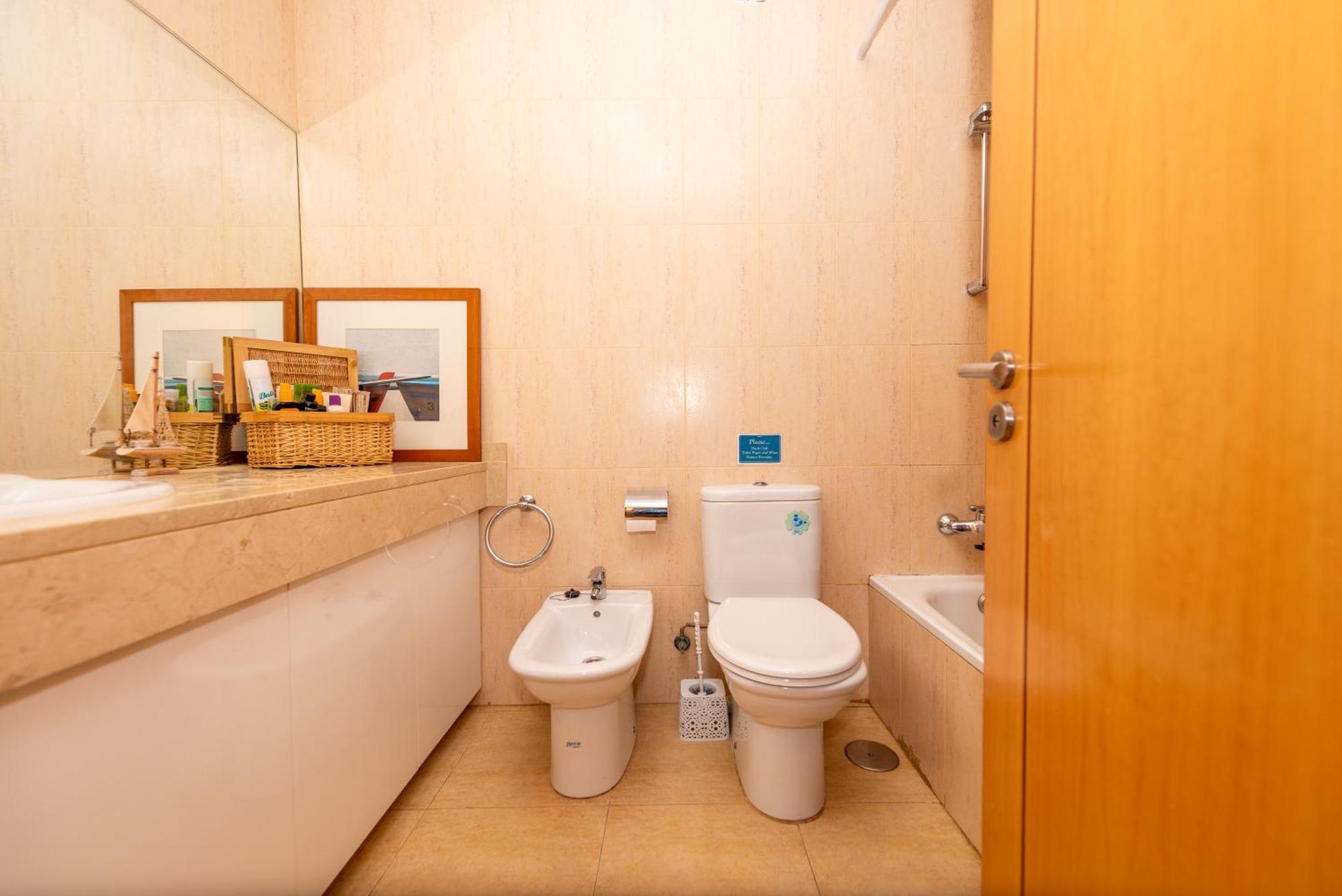 Сasa de vacaciones Modern 3 Bedroom House With Large Pool And Fast Internet, 100ft From The Sea - Sleeps 6 Caleta de Fuste