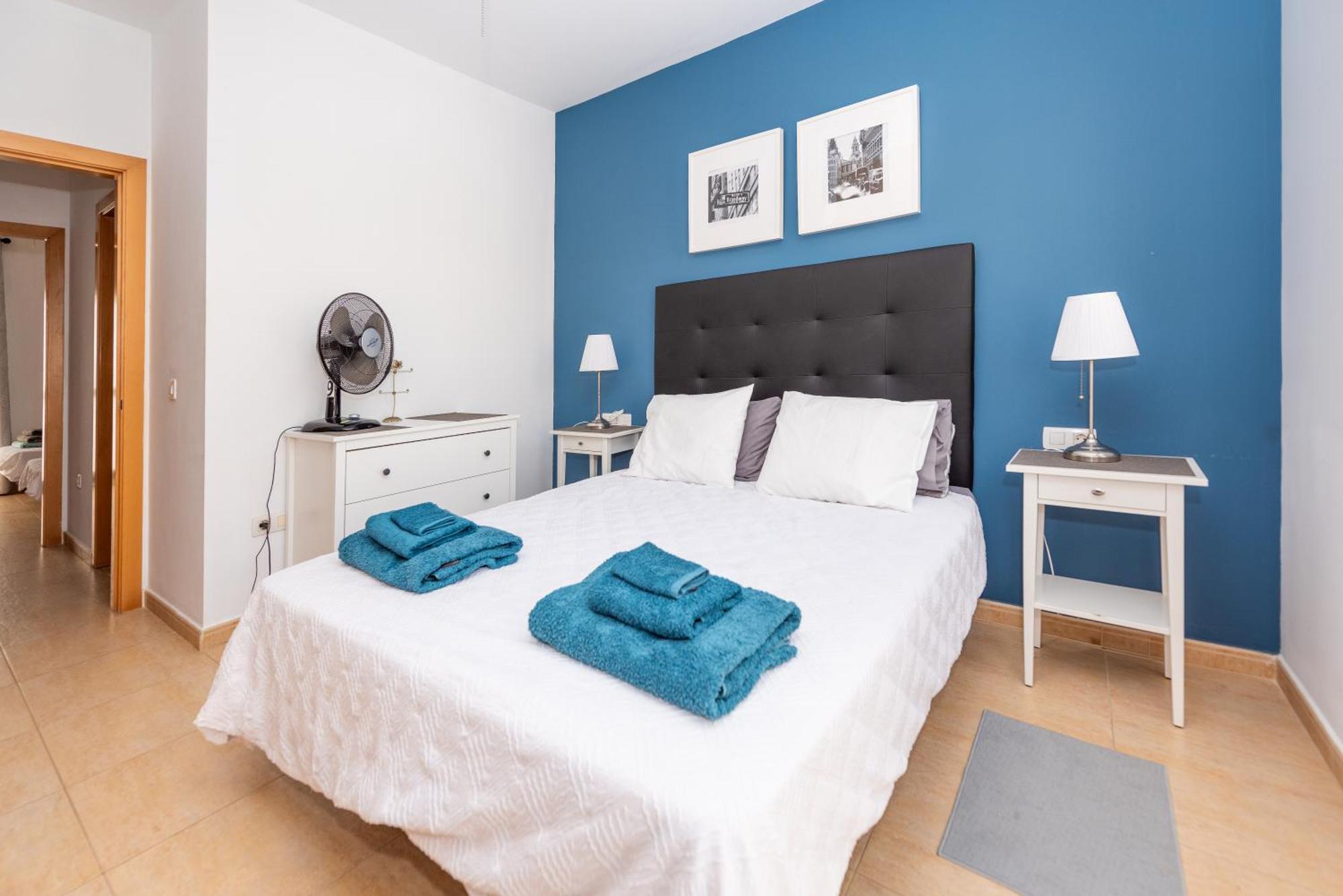 Modern 3 Bedroom House With Large Pool And Fast Internet, 100ft From The Sea - Sleeps 6 Сasa de vacaciones Caleta de Fuste
