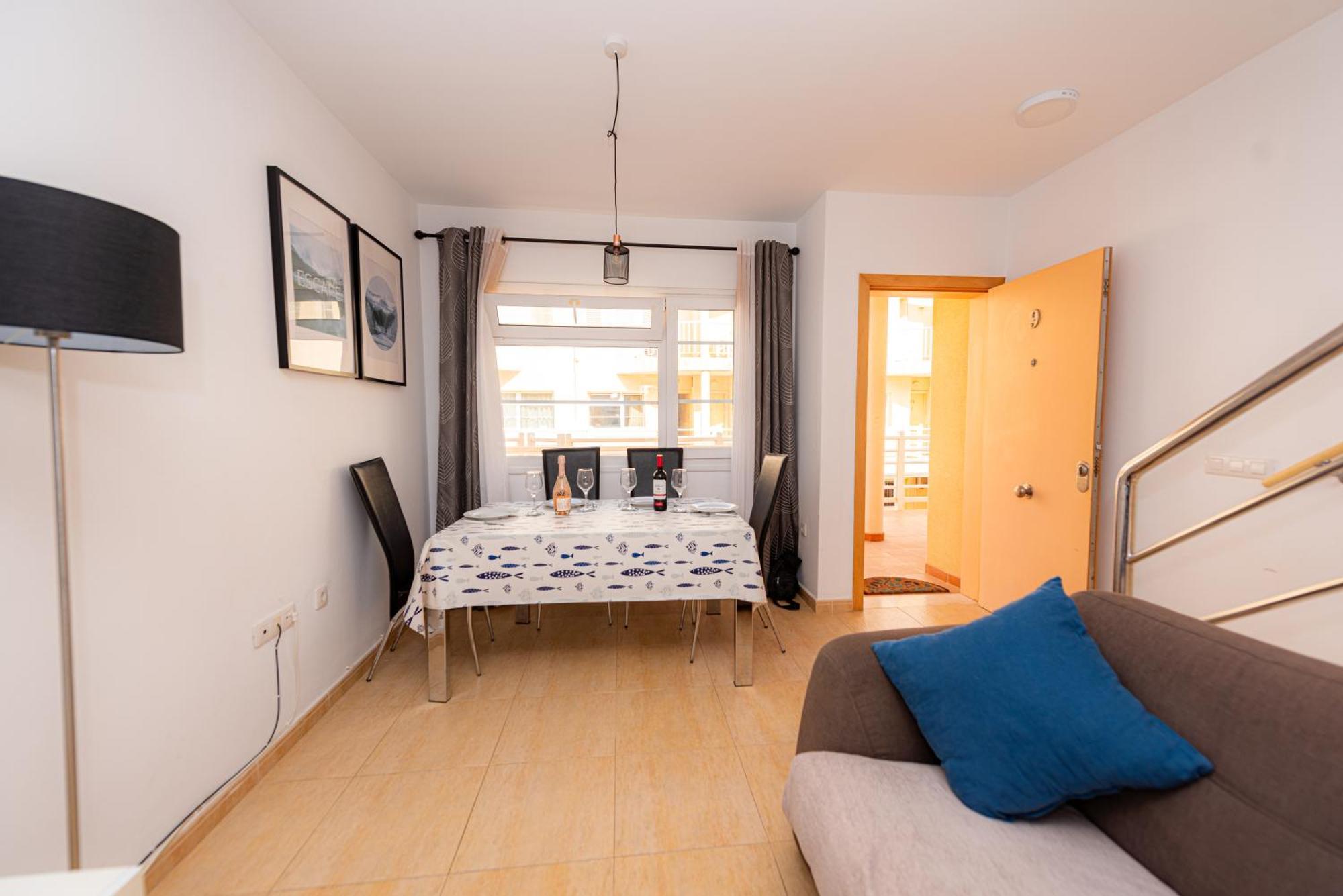 Modern 3 Bedroom House With Large Pool And Fast Internet, 100ft From The Sea - Sleeps 6 Caleta de Fuste
