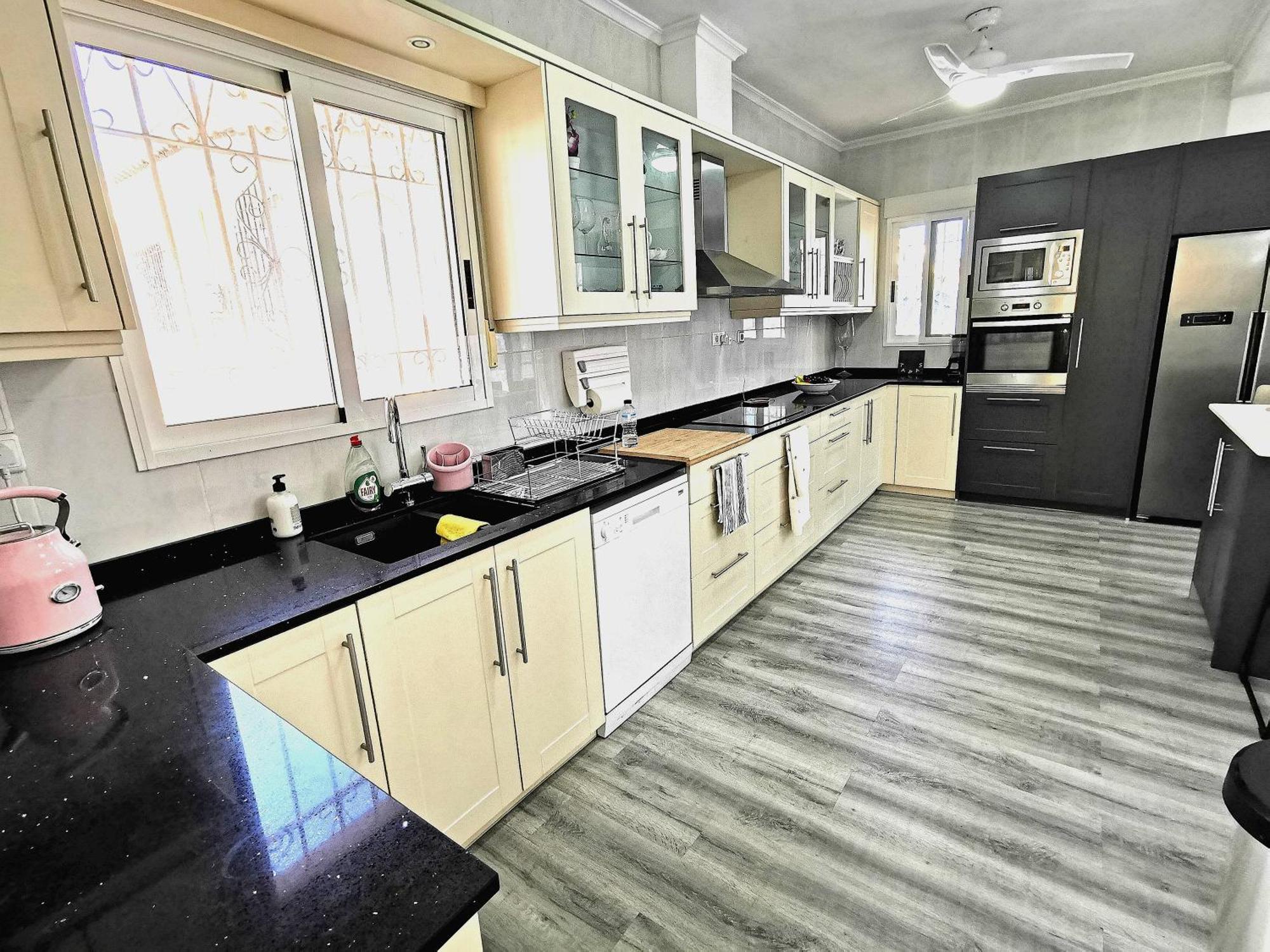 2 Apts In Sun And Happiness Villa