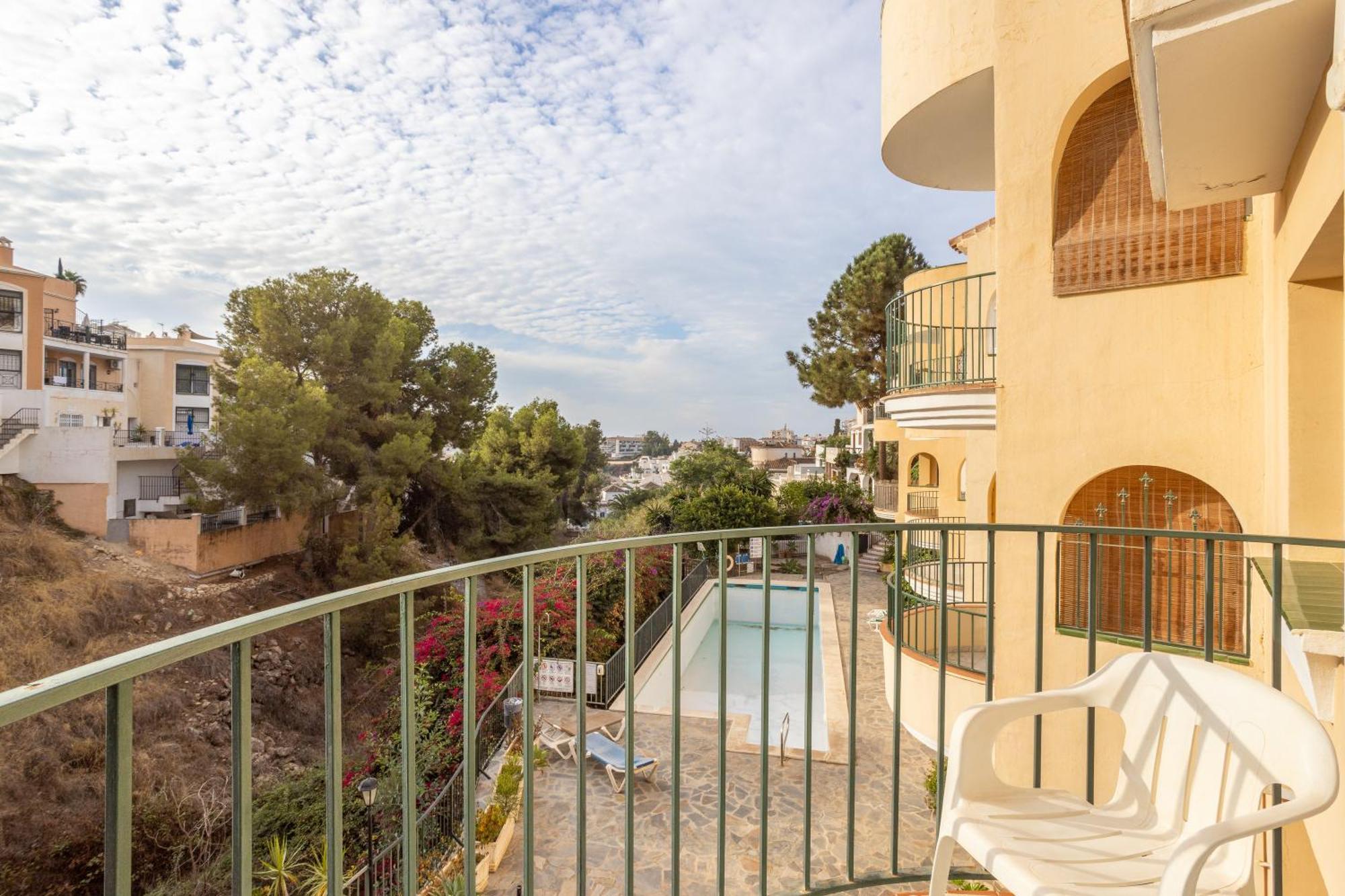 Сasa de vacaciones Flores 5 - Large Townhouse Nerja