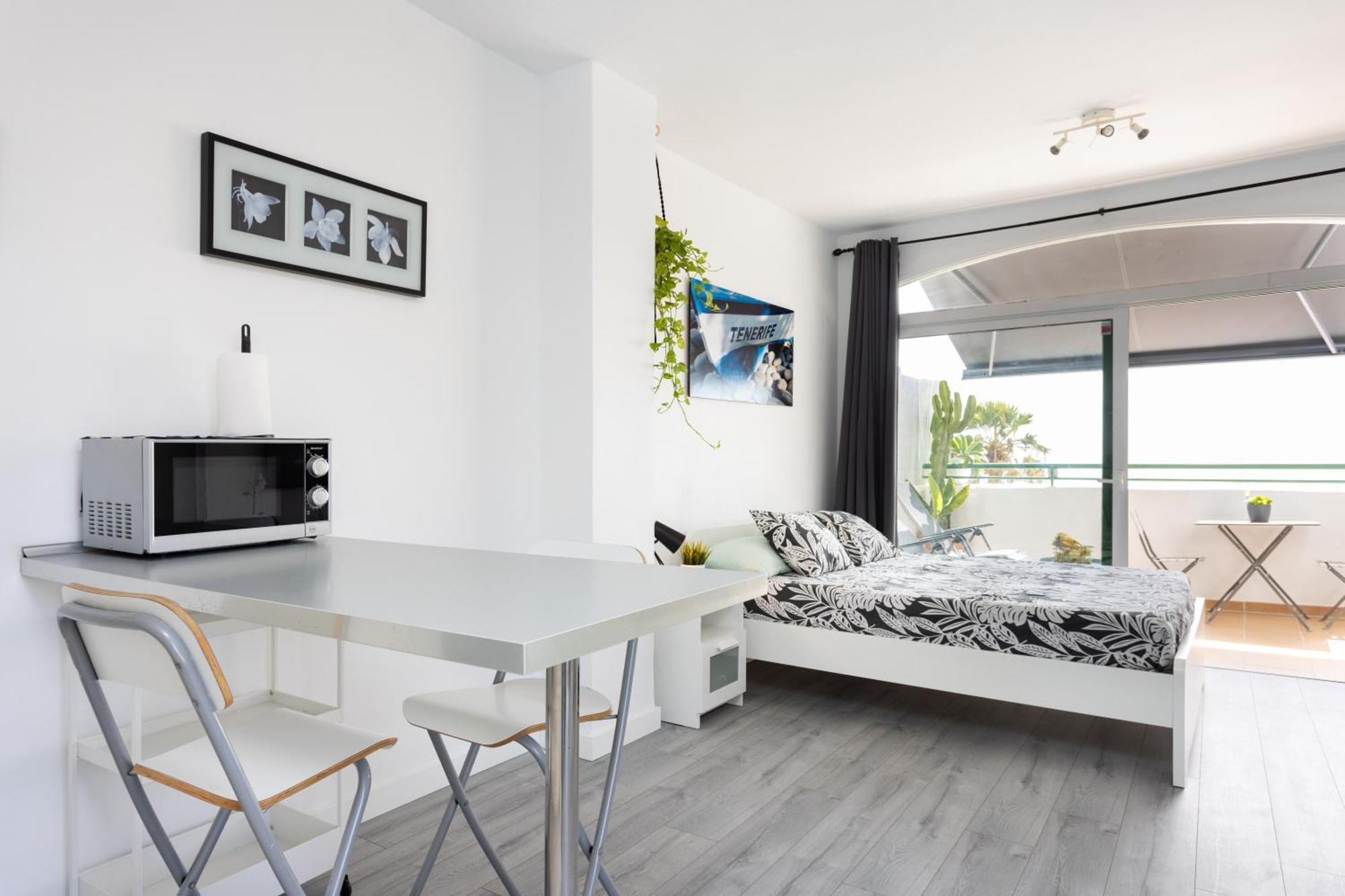 Aloha Garden Apartment *