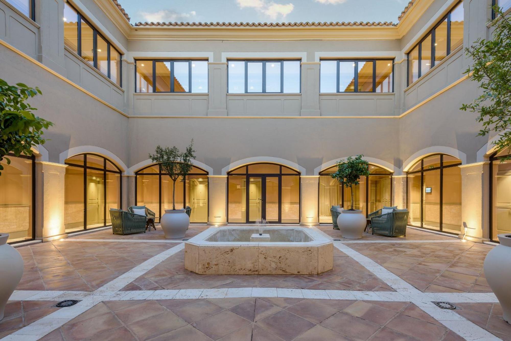 Hacienda Son Antem, Autograph Collection