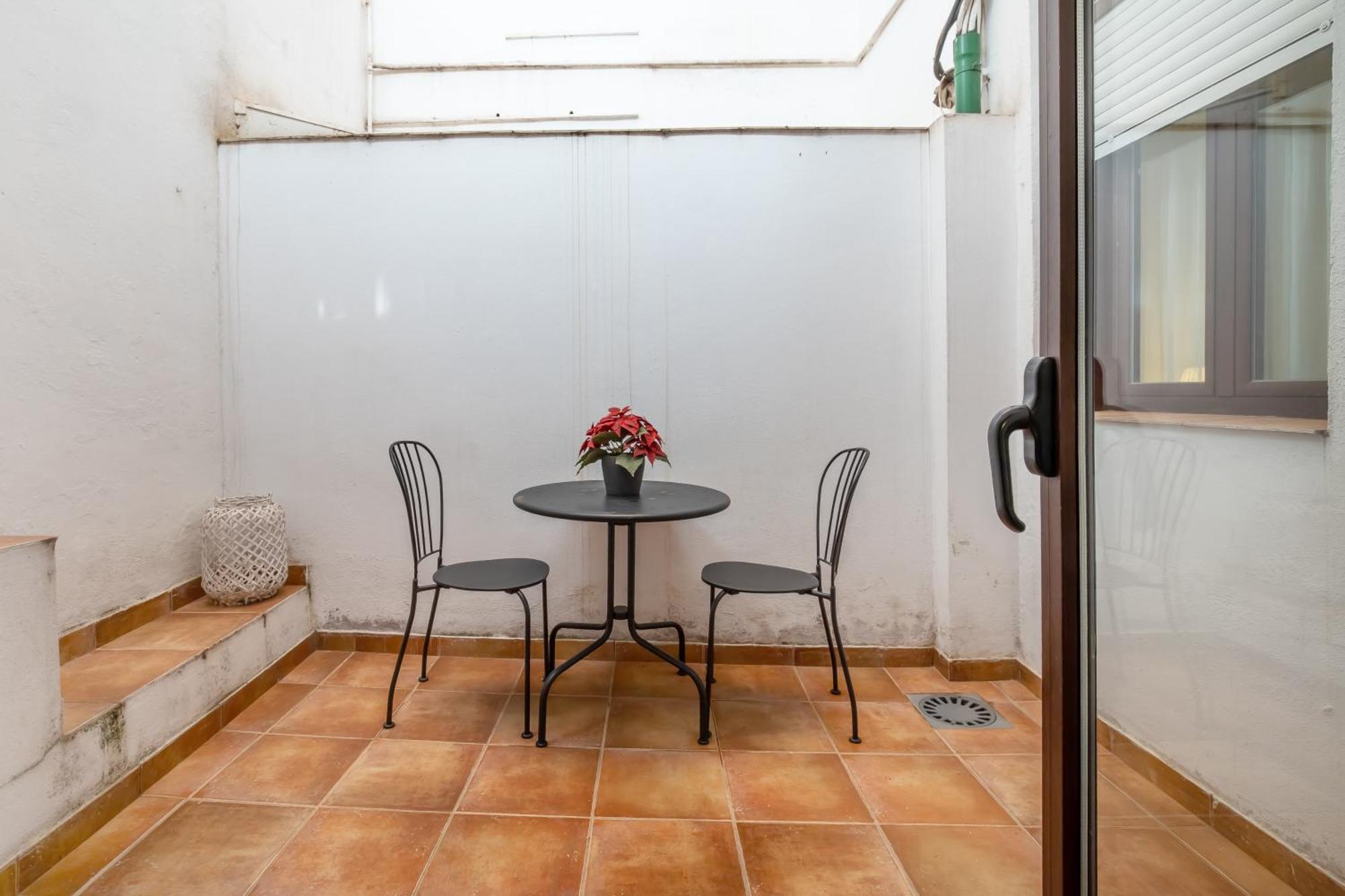 Apartamento Encanto En La Juderia: Con Patio