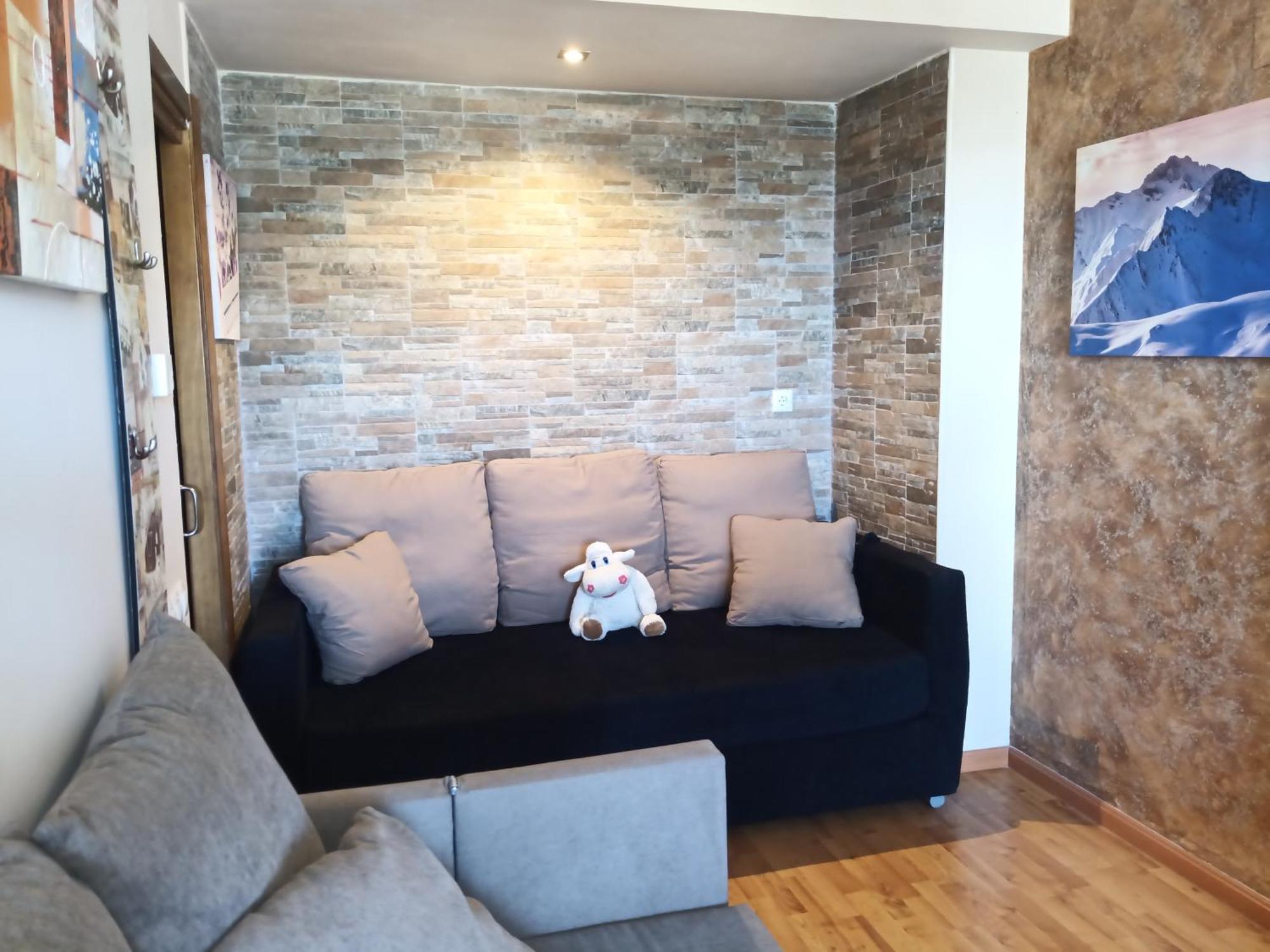 Familiar Sierra Deluxe Apartment