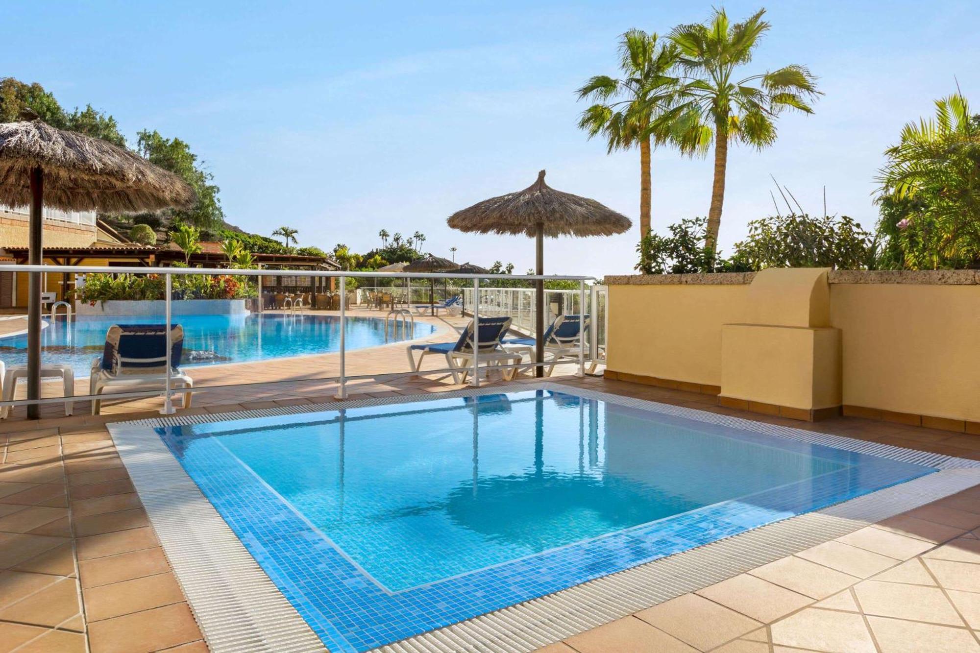Wyndham Residences Costa Adeje 3*