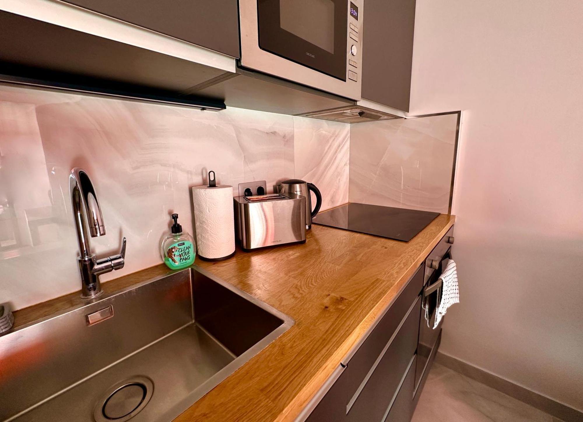 Luxury Diamond - Ocean View, Big Terraces, Air Con, Wifi Apartment