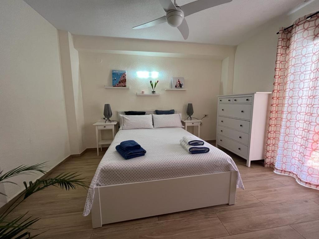 Apartamento 2 Dormitorios En Primera Linea De Playa San Cristobal Apartamento Almuñécar