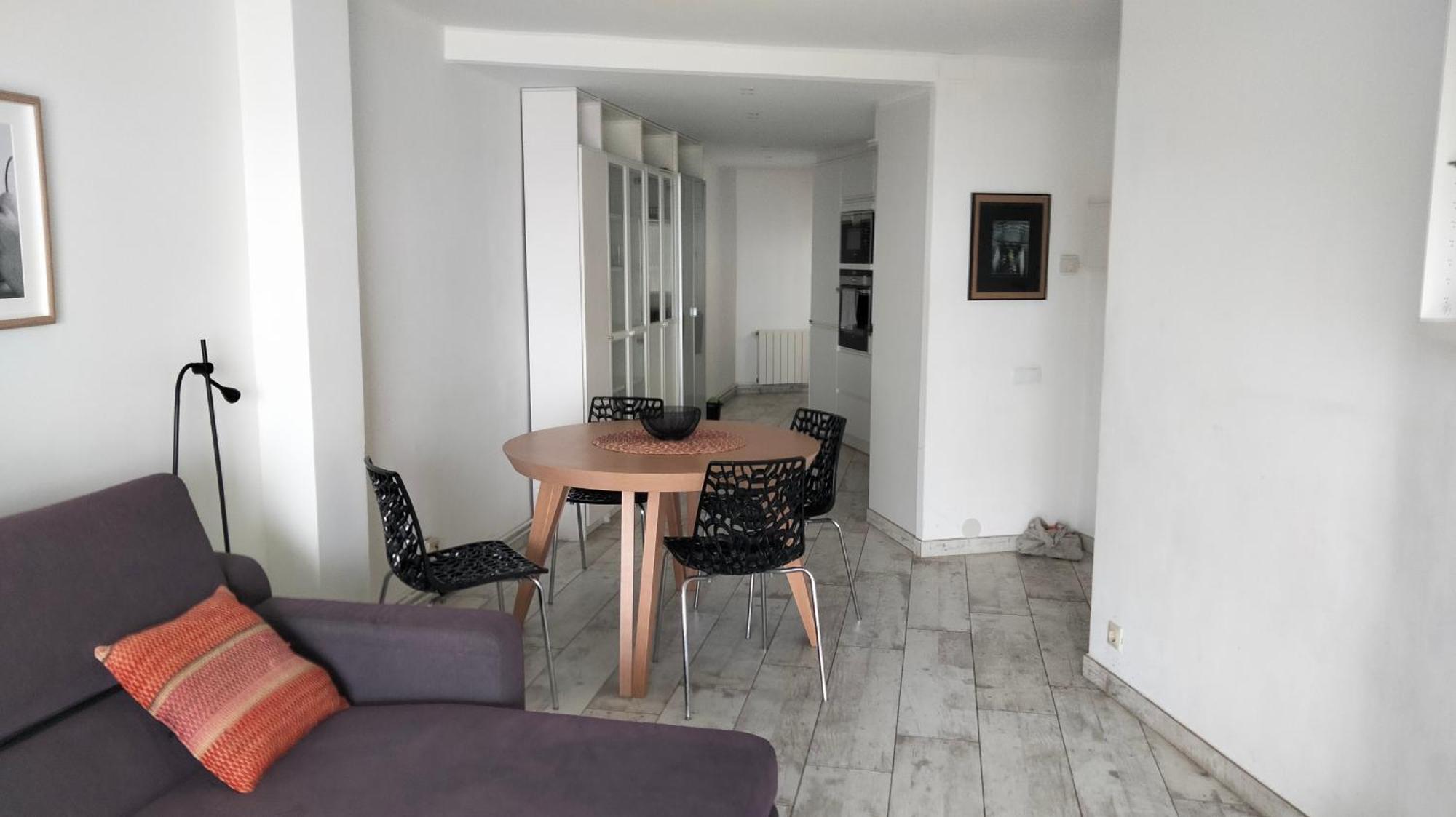 Beachfront With Private Parking Apartment *