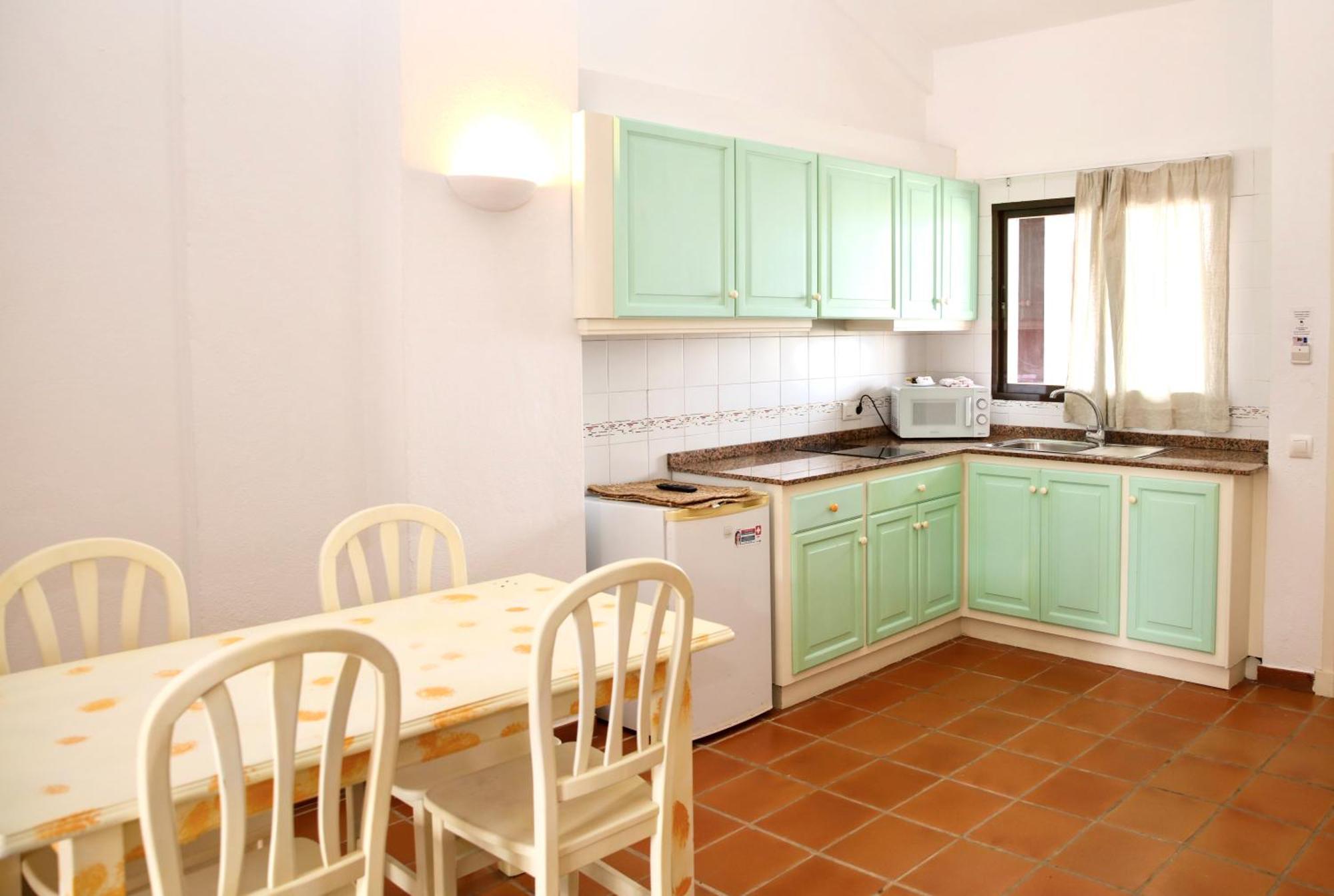 Aparthotel Nuramar 4*