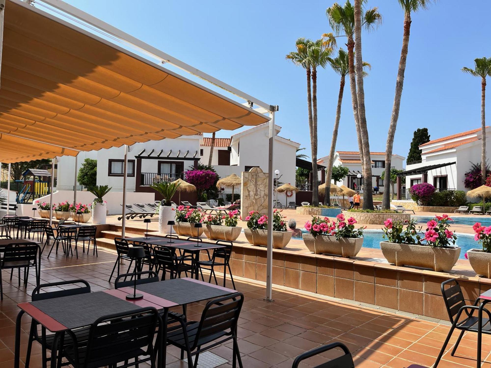 Nuramar Aparthotel 4*