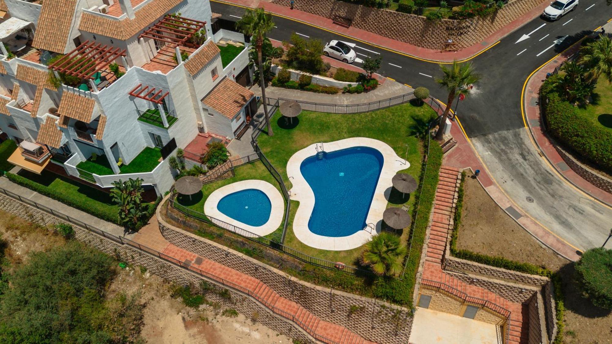 Sea View With Private Garden And Jacuzzi In Balcones Del Lago, Istan * El Ángel