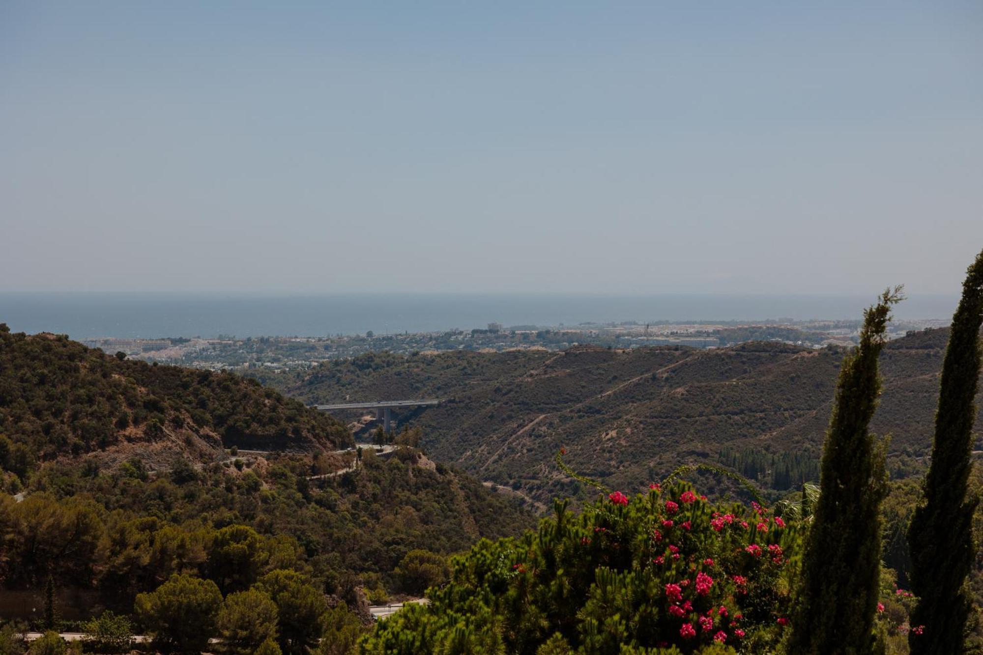 Sea View With Private Garden And Jacuzzi In Balcones Del Lago, Istan Apartamento *