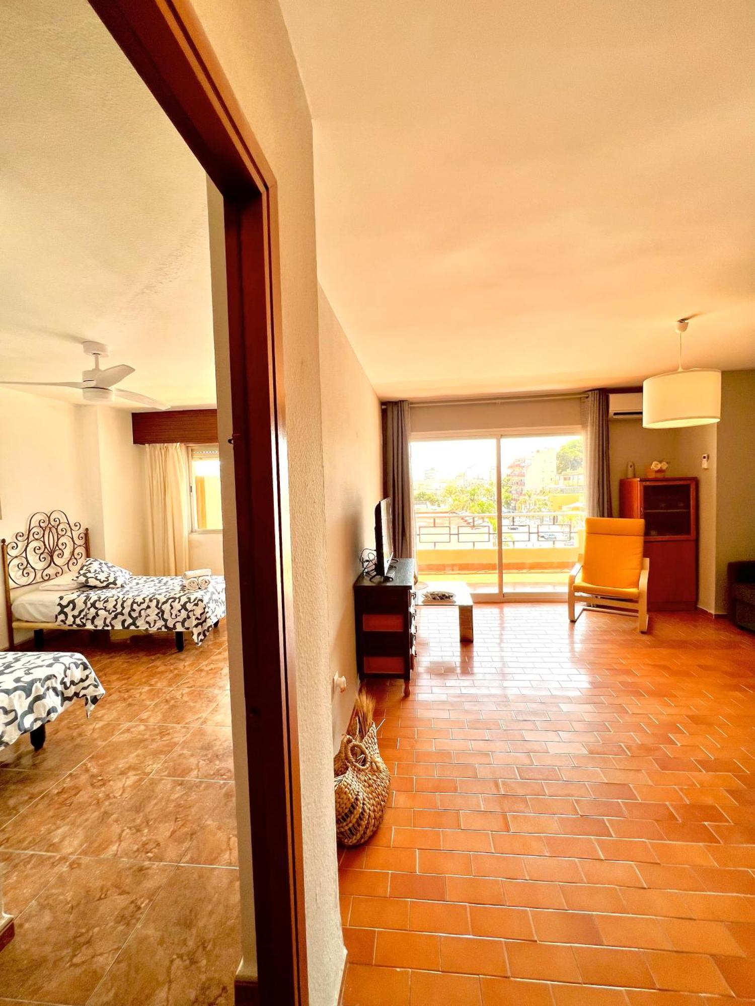 Apartamento Carihuela Nucleo Cristal