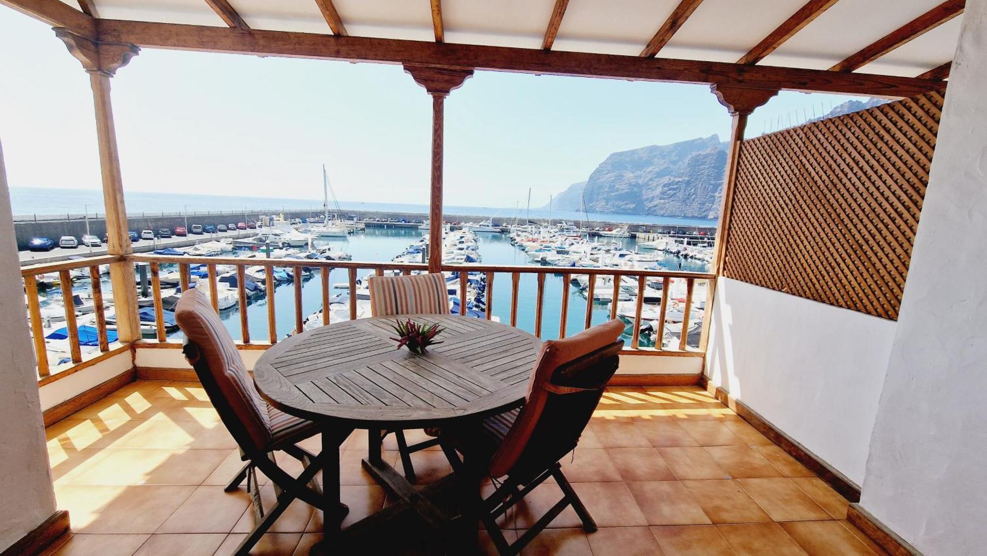 Gigantes 2 Bedroom & Ocean View & Big Terrace Holiday home