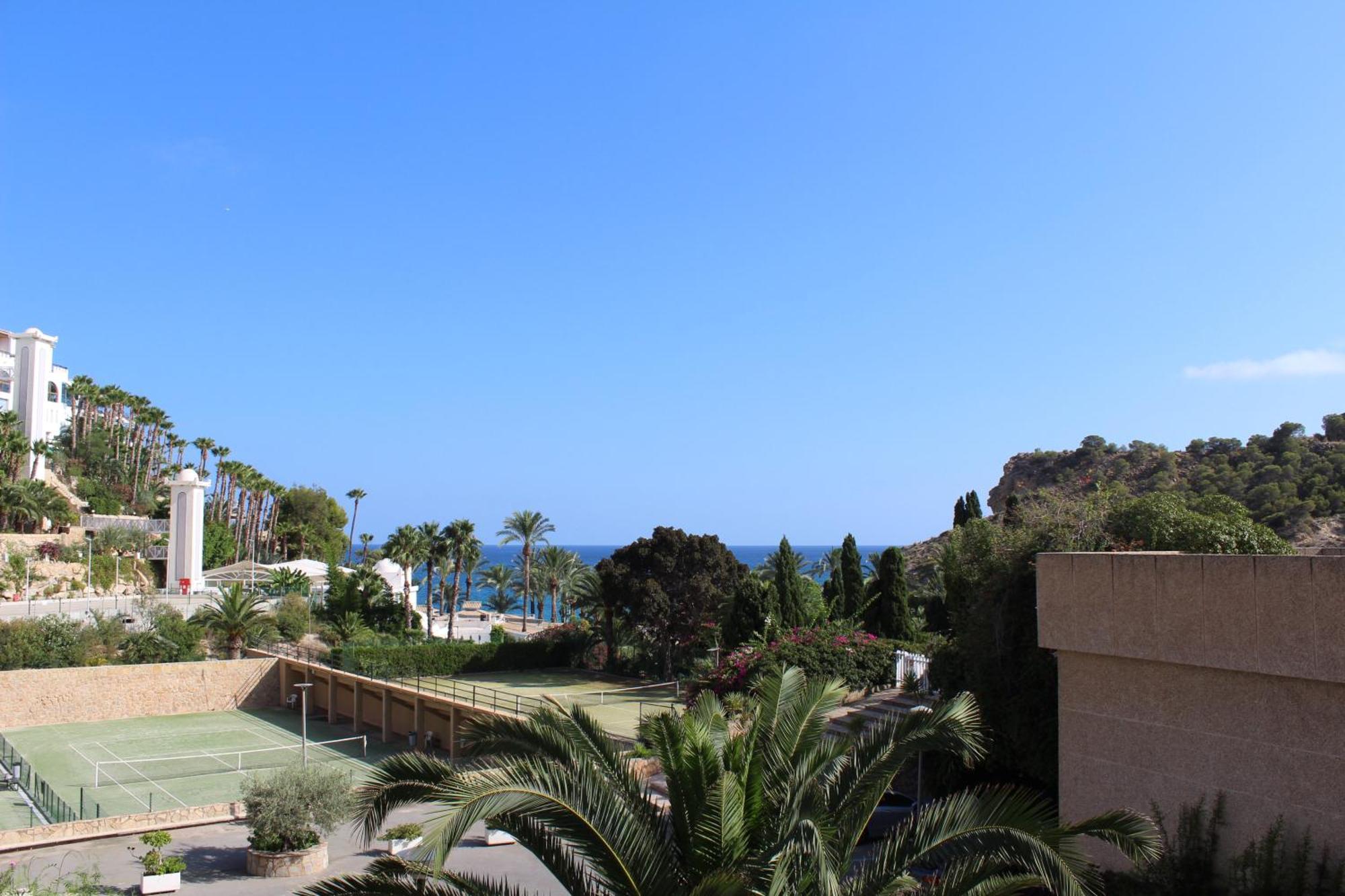 La Caleta Villajoyosa (La Vila Joiosa)