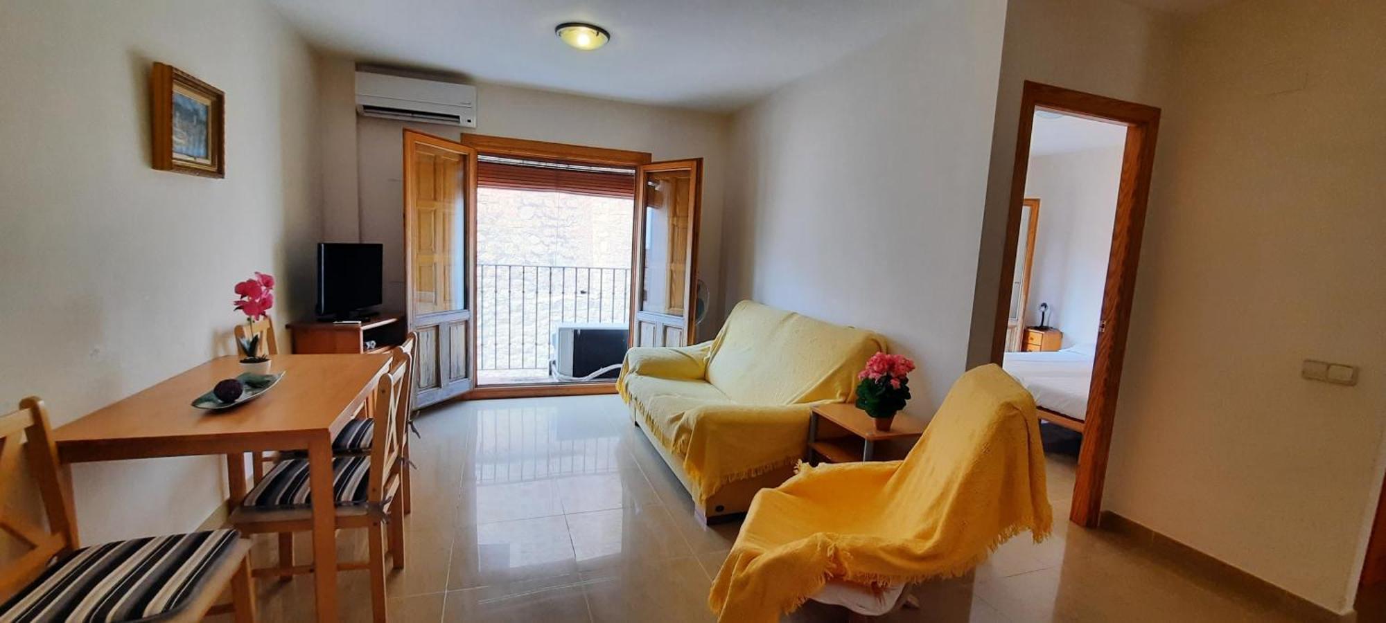 Apartamento Mu, Situada En La Muralla Del Casco Histórico *