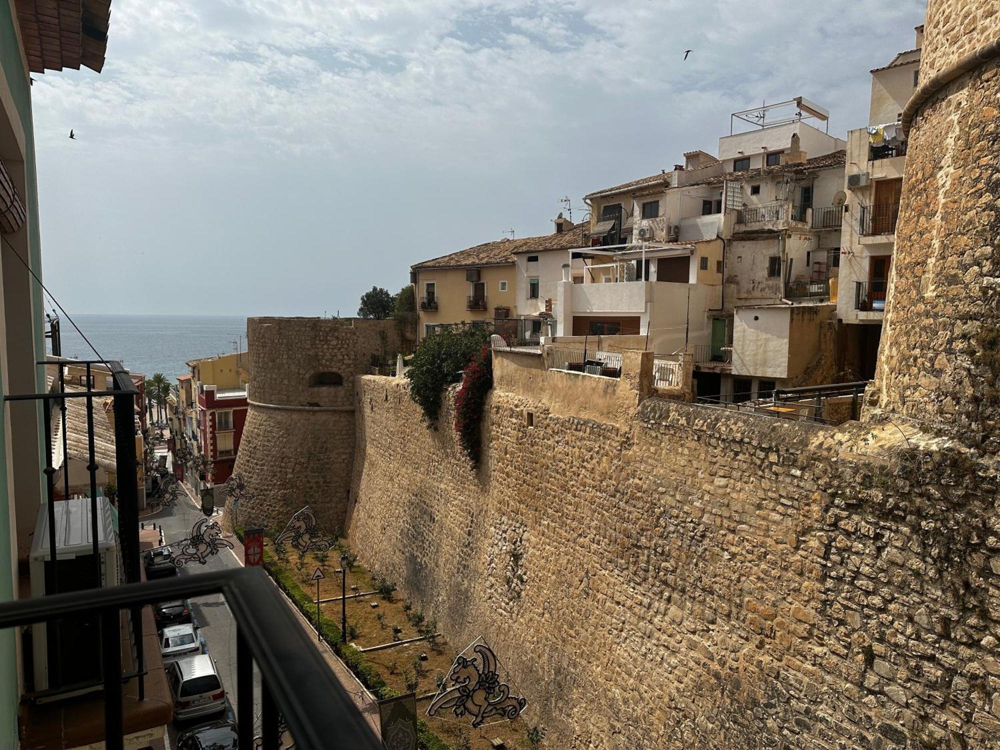 Mu, Situada En La Muralla Del Casco Histórico *