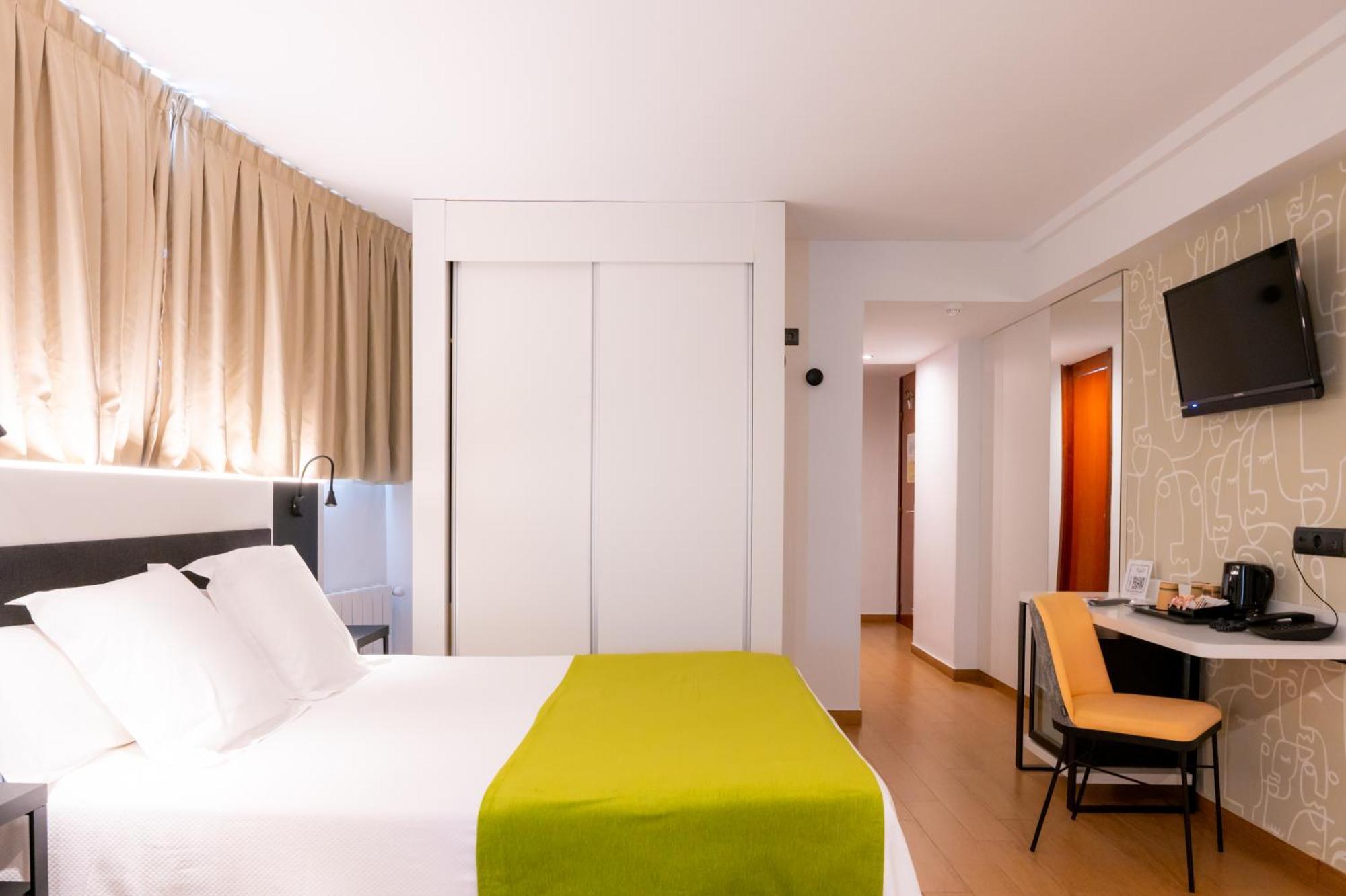 Plaza Hotel 4*