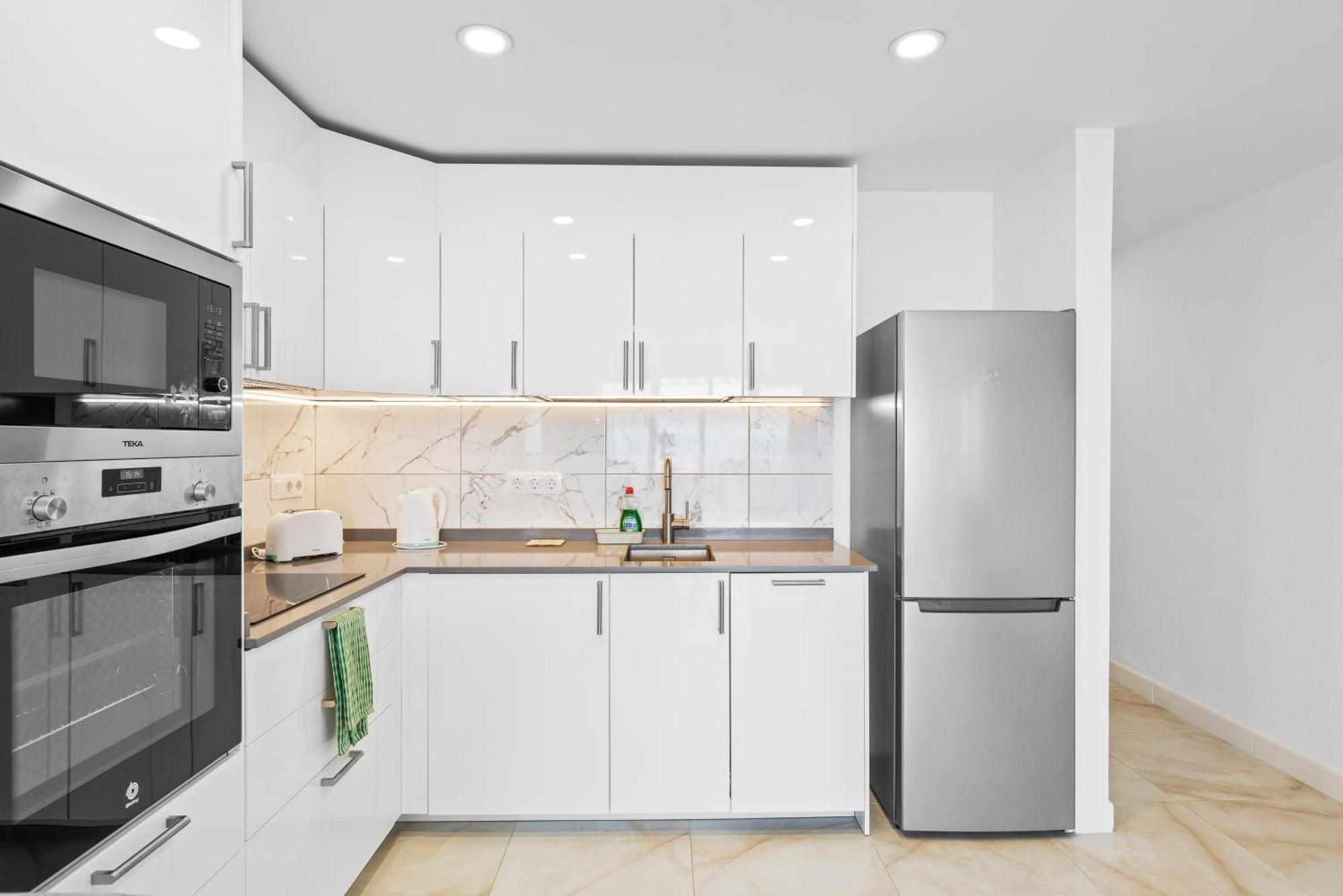 Neptuno Ocean View, Line With Pool Apartment *