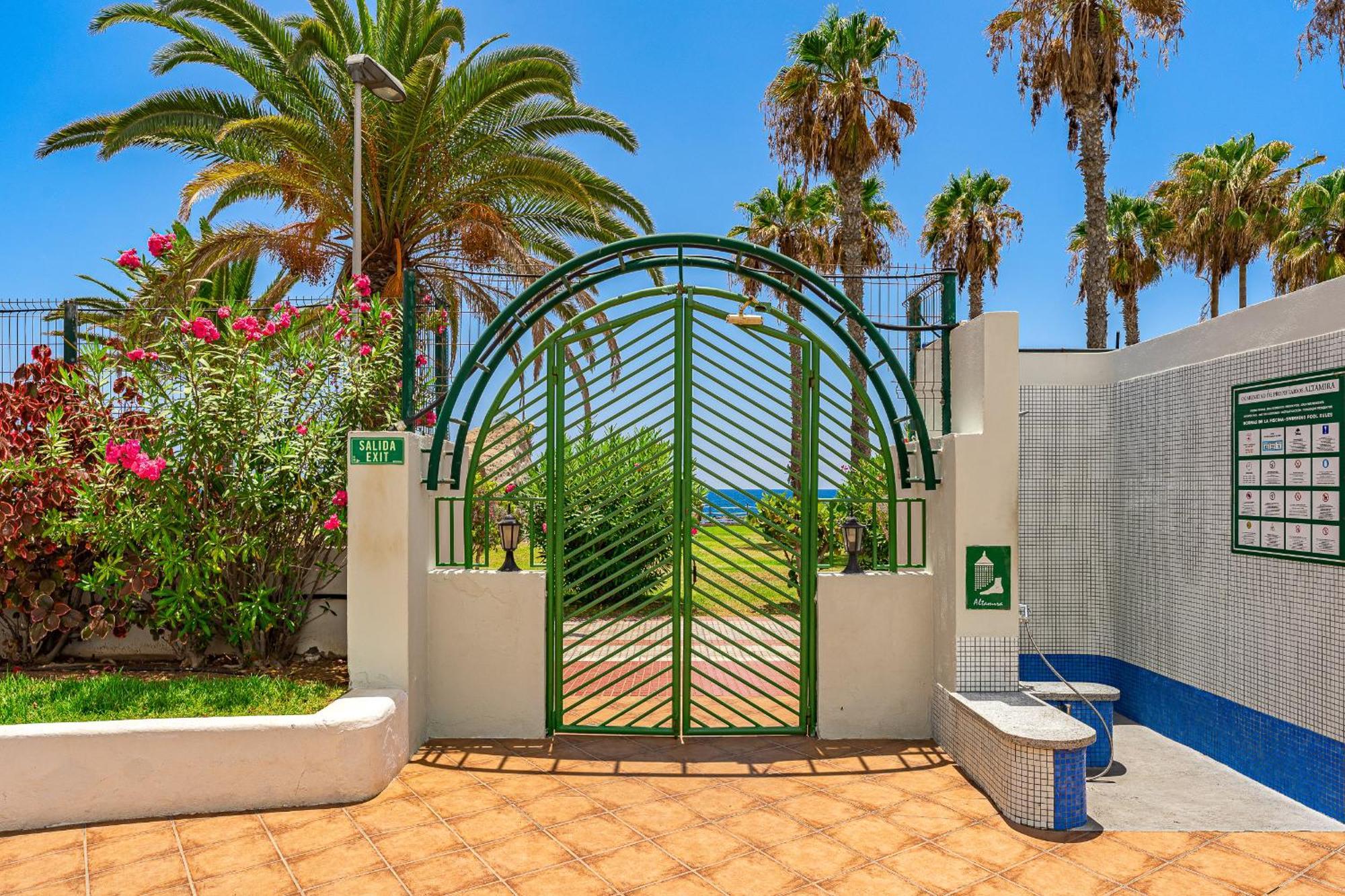 In Complex Altamira With Direct Ocean View