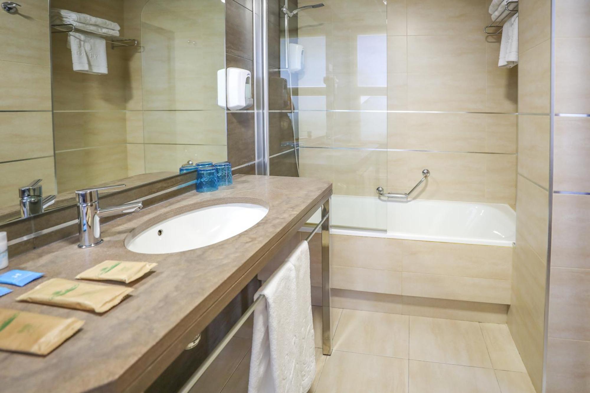Yit Conquista De Granada Hotel 4*