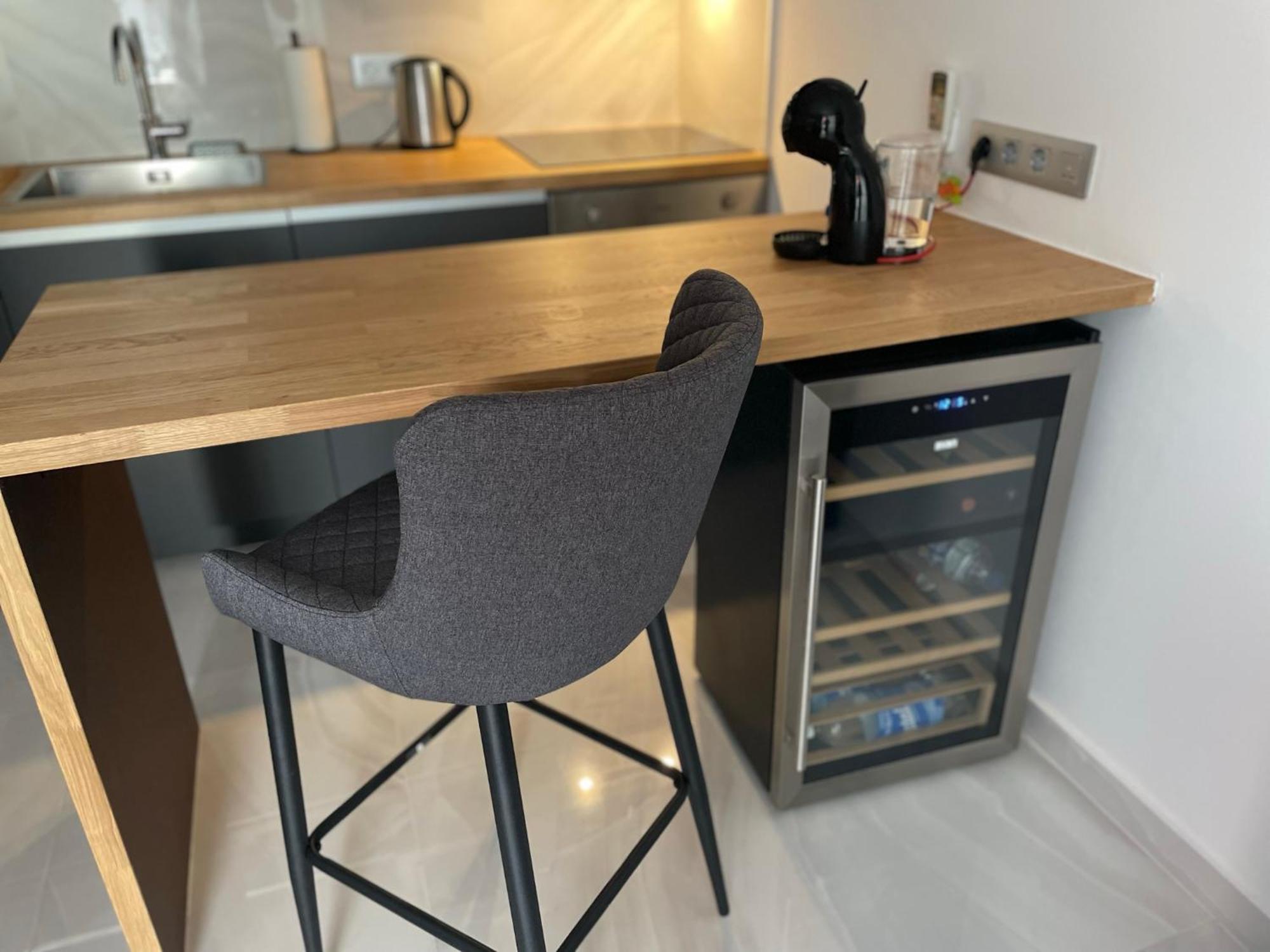 Luxury Diamond - Ocean View, Big Terraces, Air Con, Wifi