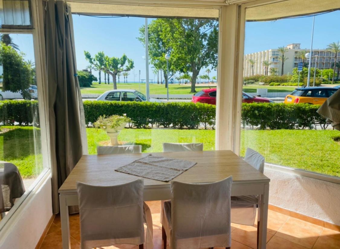 Piso Delante De La Playa Con 2 Apartamento *
