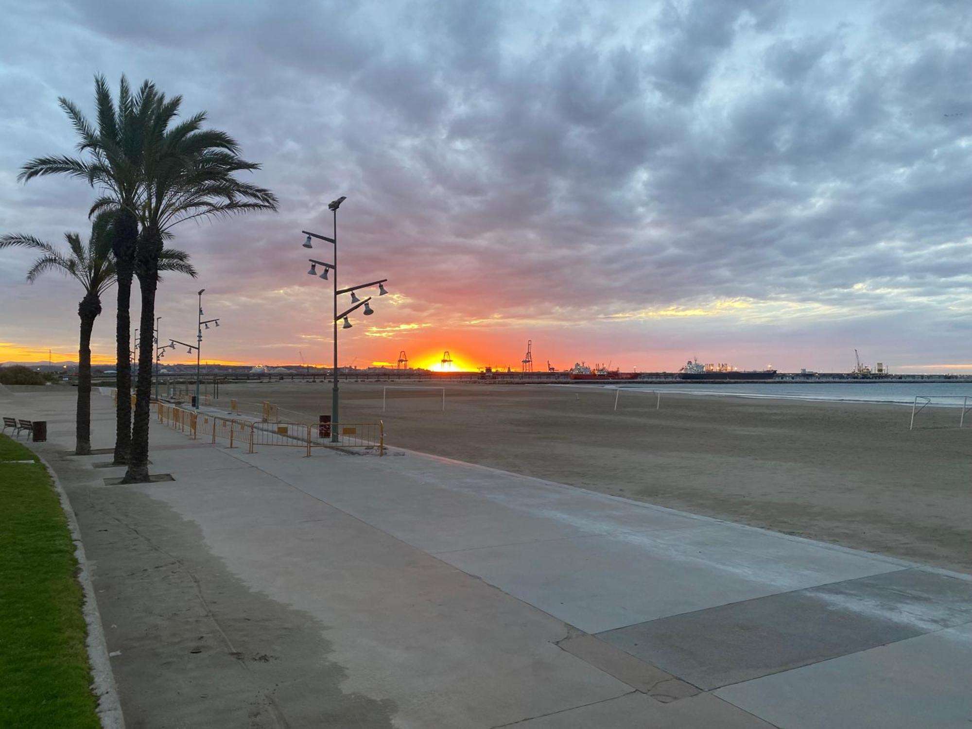 Apartamento Piso Delante De La Playa Con 2 *