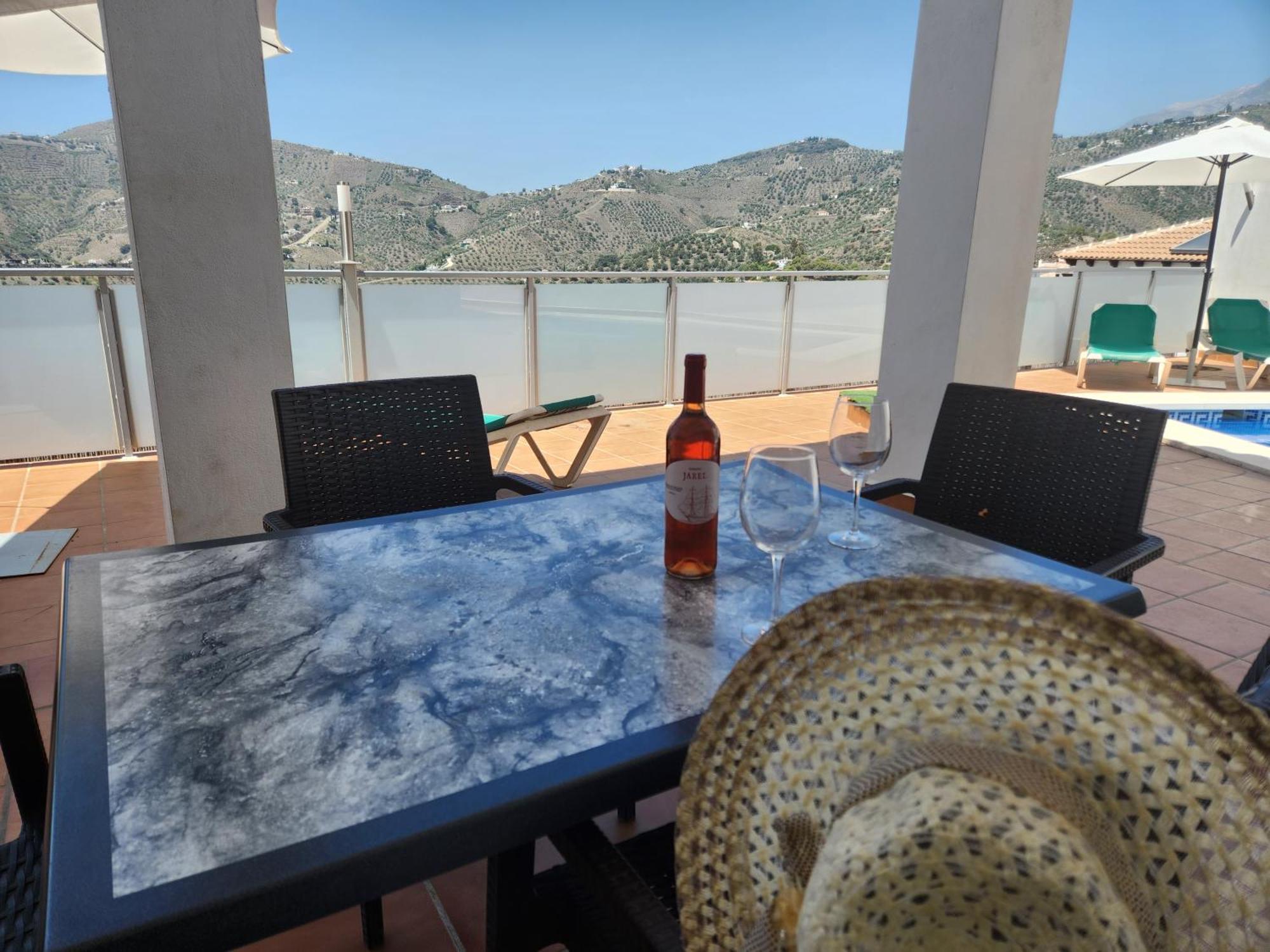 Villa Esperanza - *
