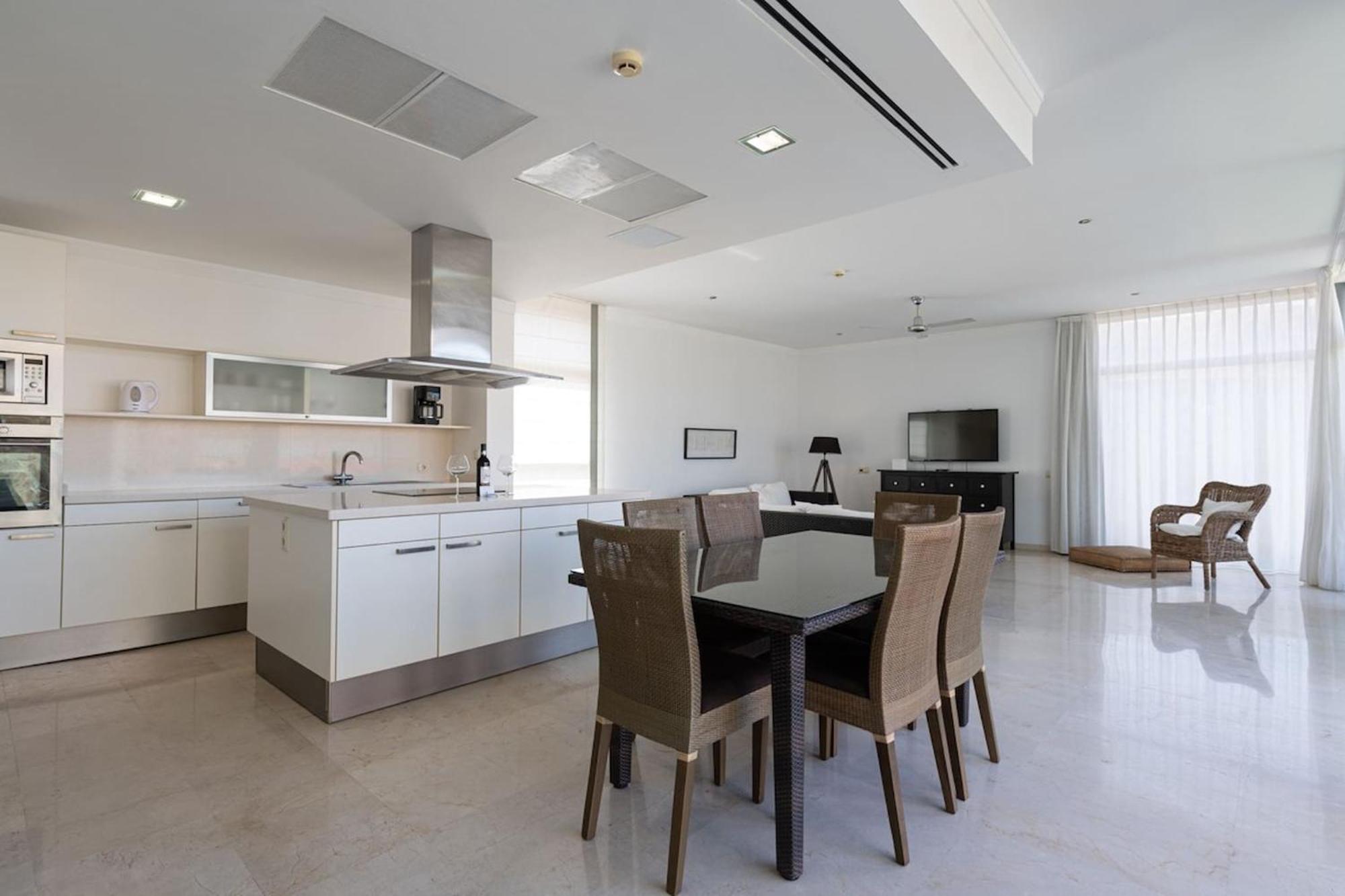 Tauro Deluxe Villa