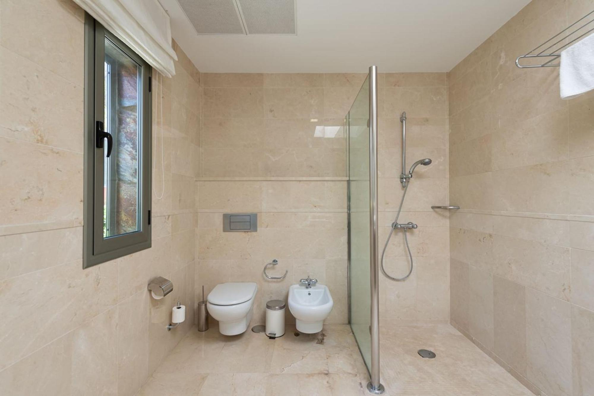 Tauro Deluxe Villa *