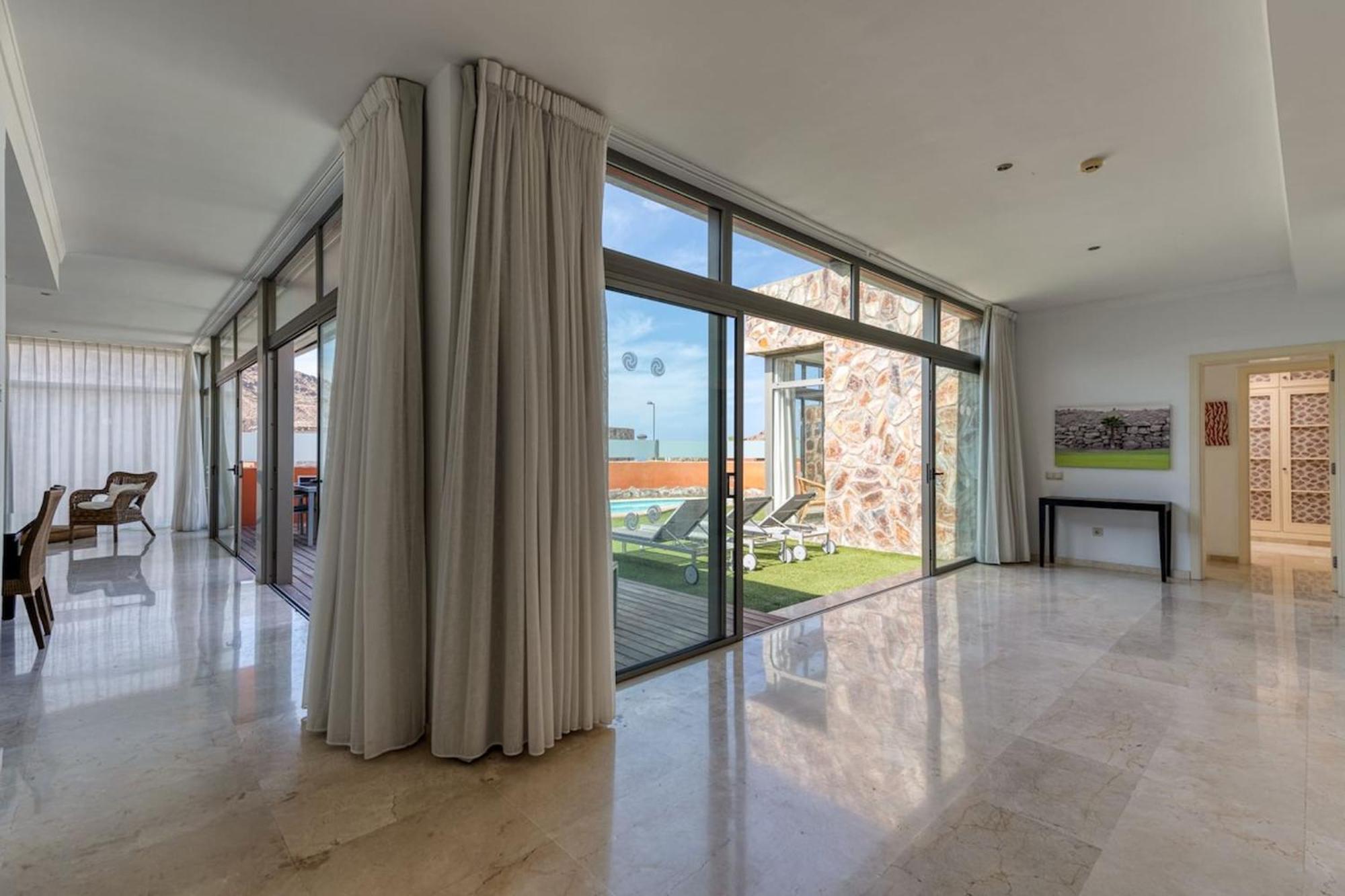 Tauro Deluxe Villa