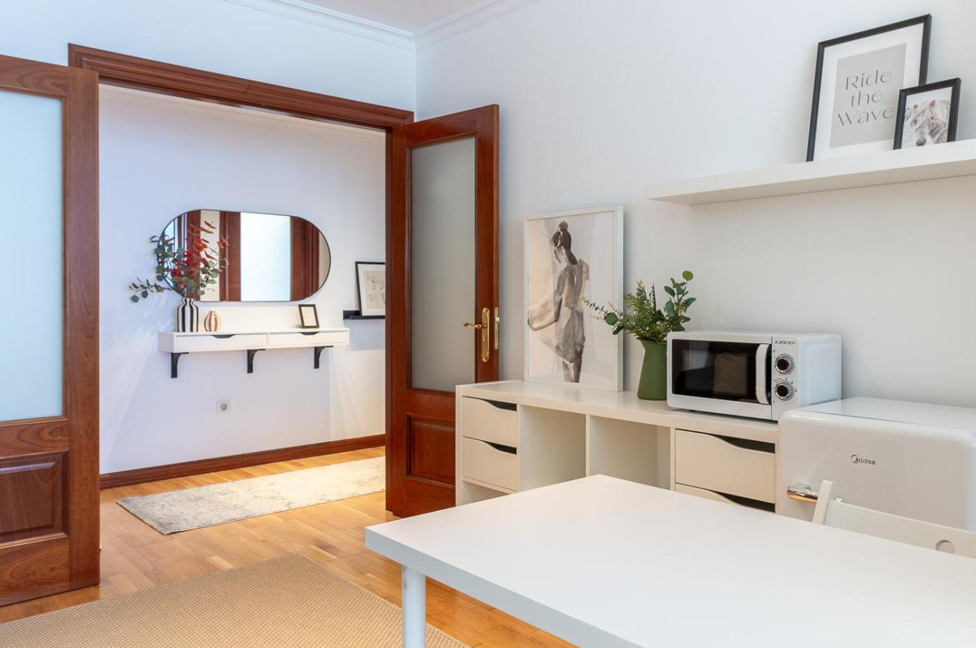 Ah Delux3rooms Vut6893as