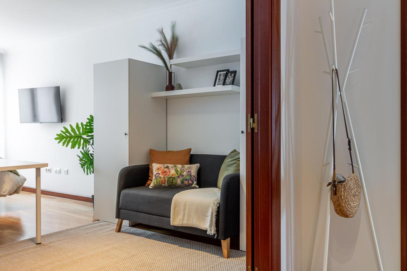 Apartment Ah Delux3rooms Vut6893as *