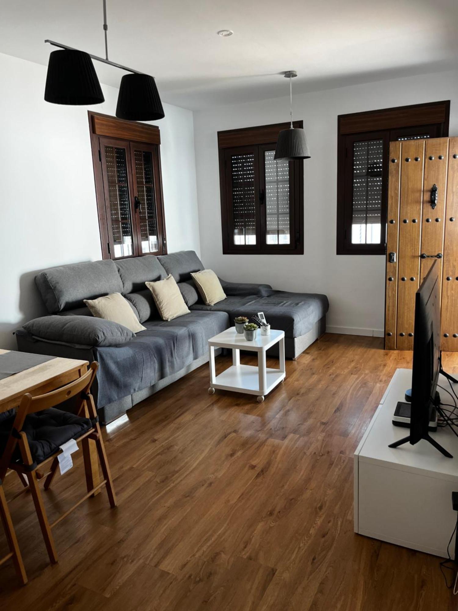 Bonito Chalet En La Cala Con Gran Jardin Privado