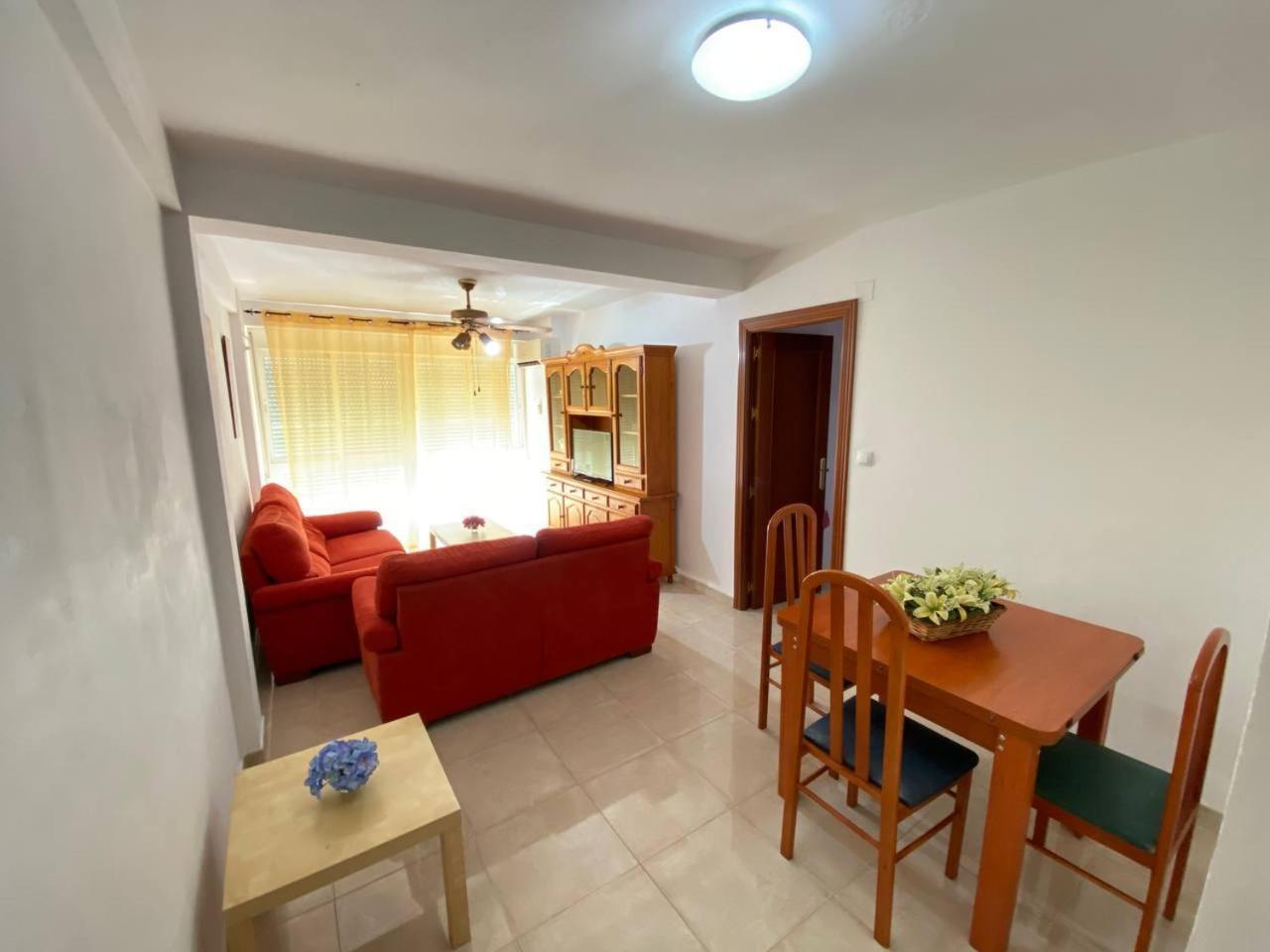 Apto. Cailla, Playa De La Cachucha. Wifi, A/c Apartment *