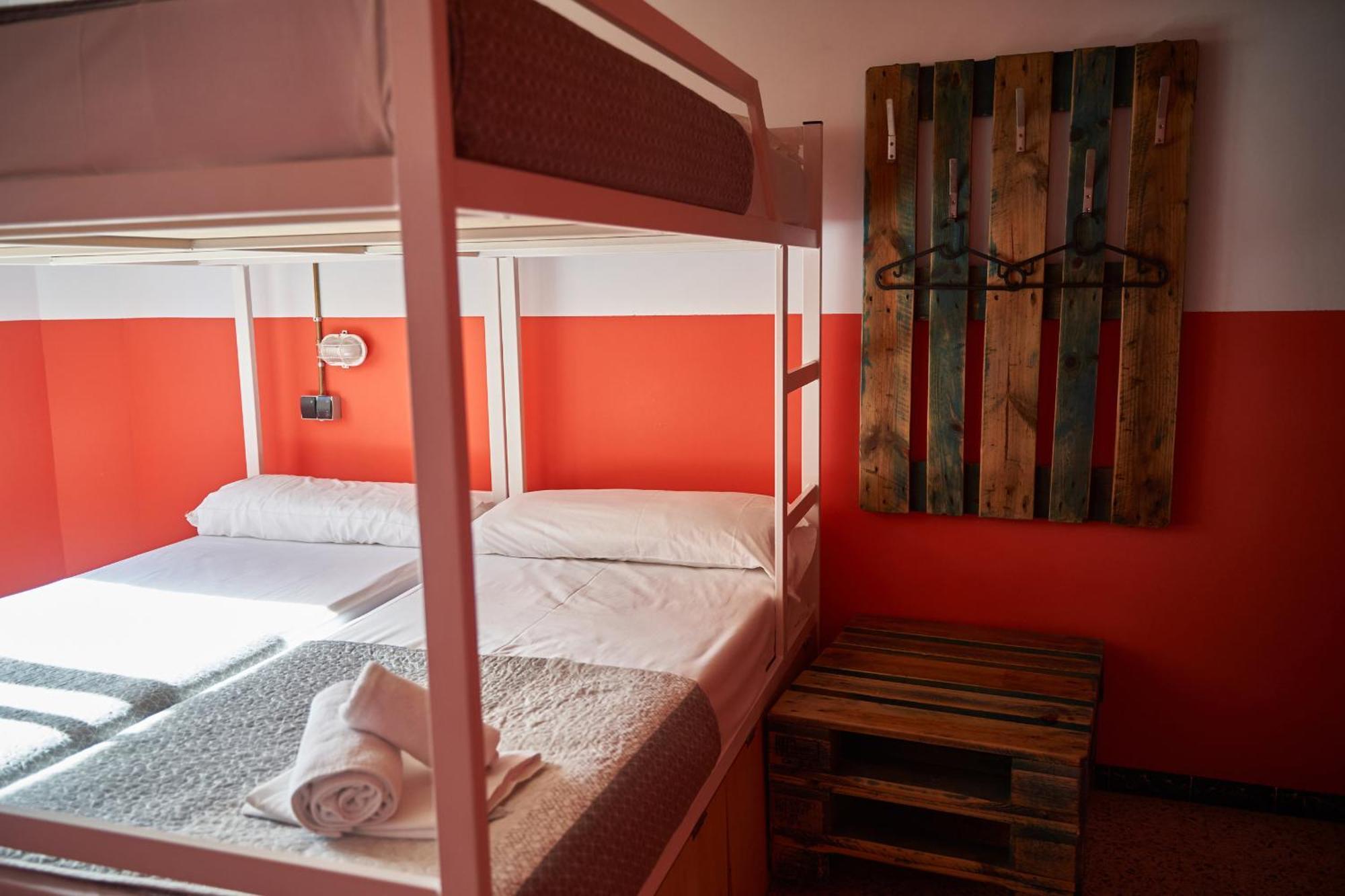 Loft Group Hostal *