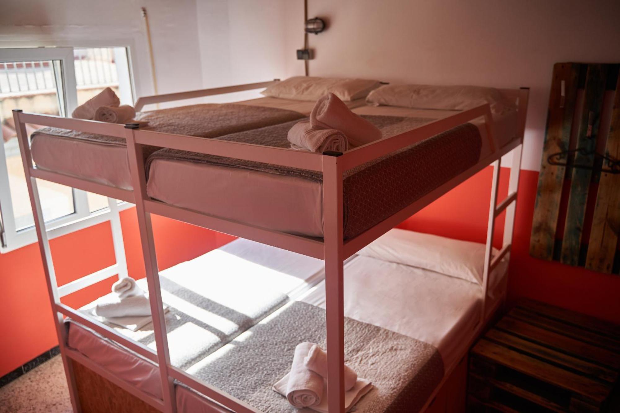 Loft Group Hostal *