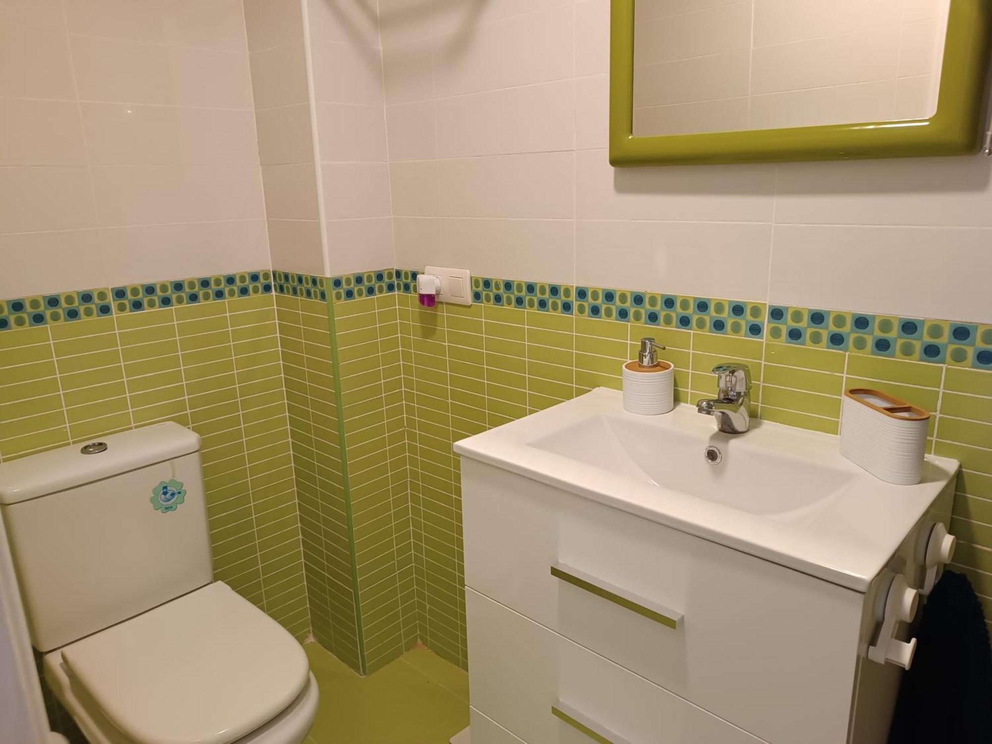Amazing & Renovated 2-bedroom Flat In