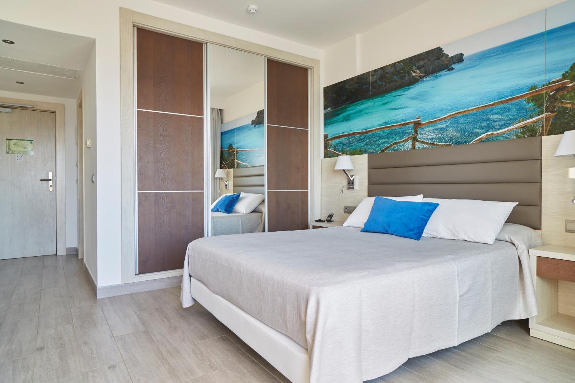 Invisa Club Cala Hotel Es Figueral