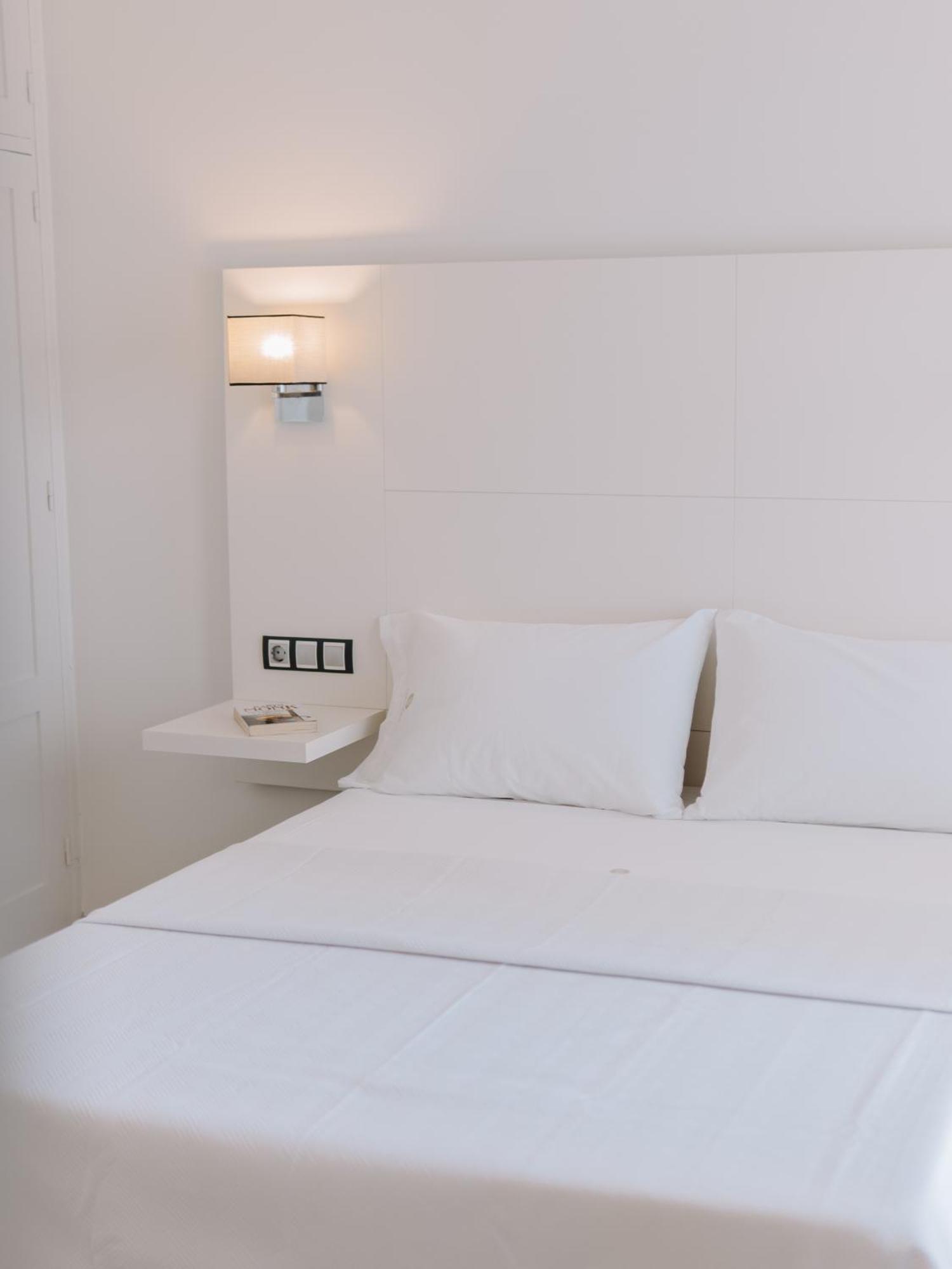 Guest house Gaviotas Del Cabo 2*