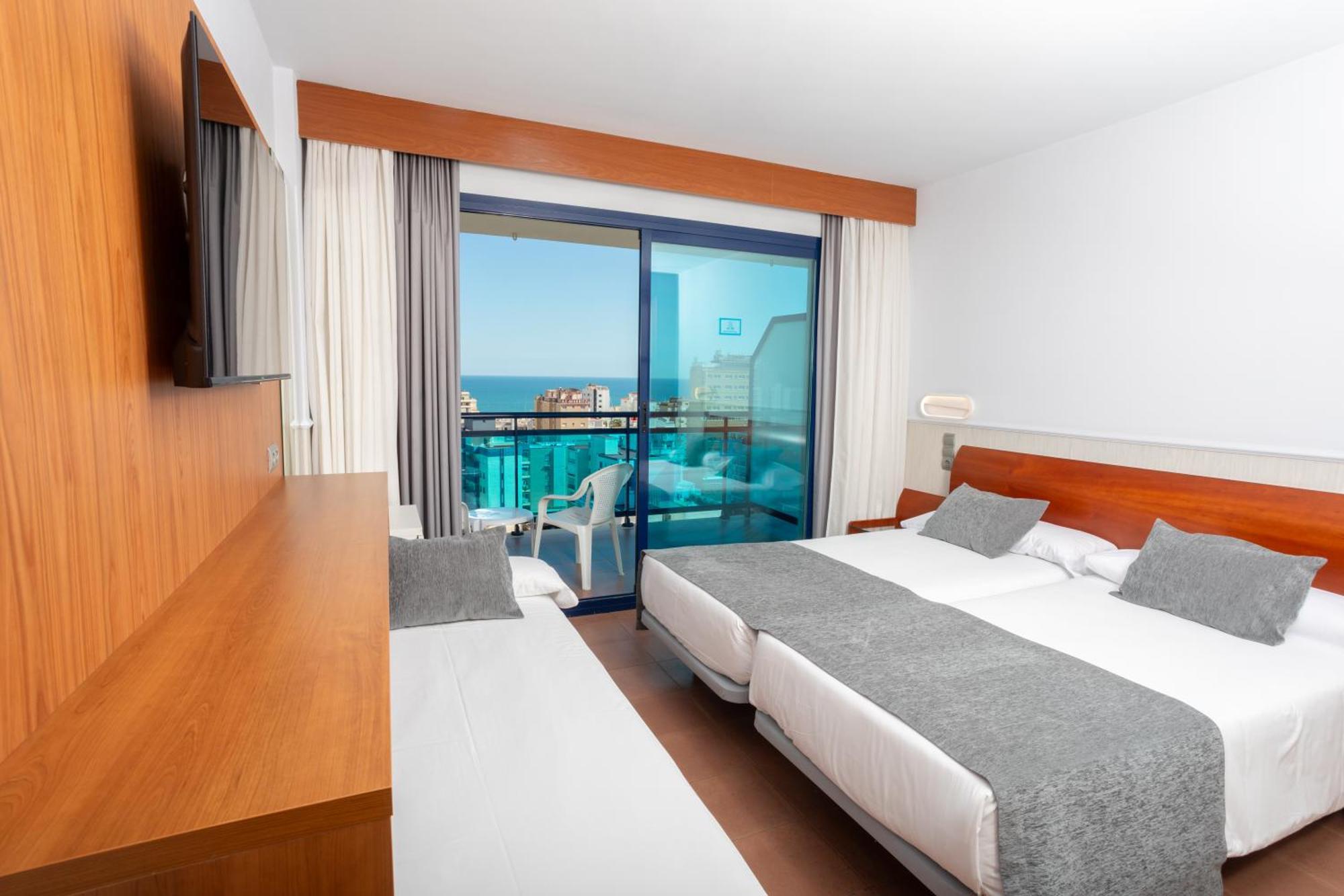 Hotel Cibeles Playa 3*