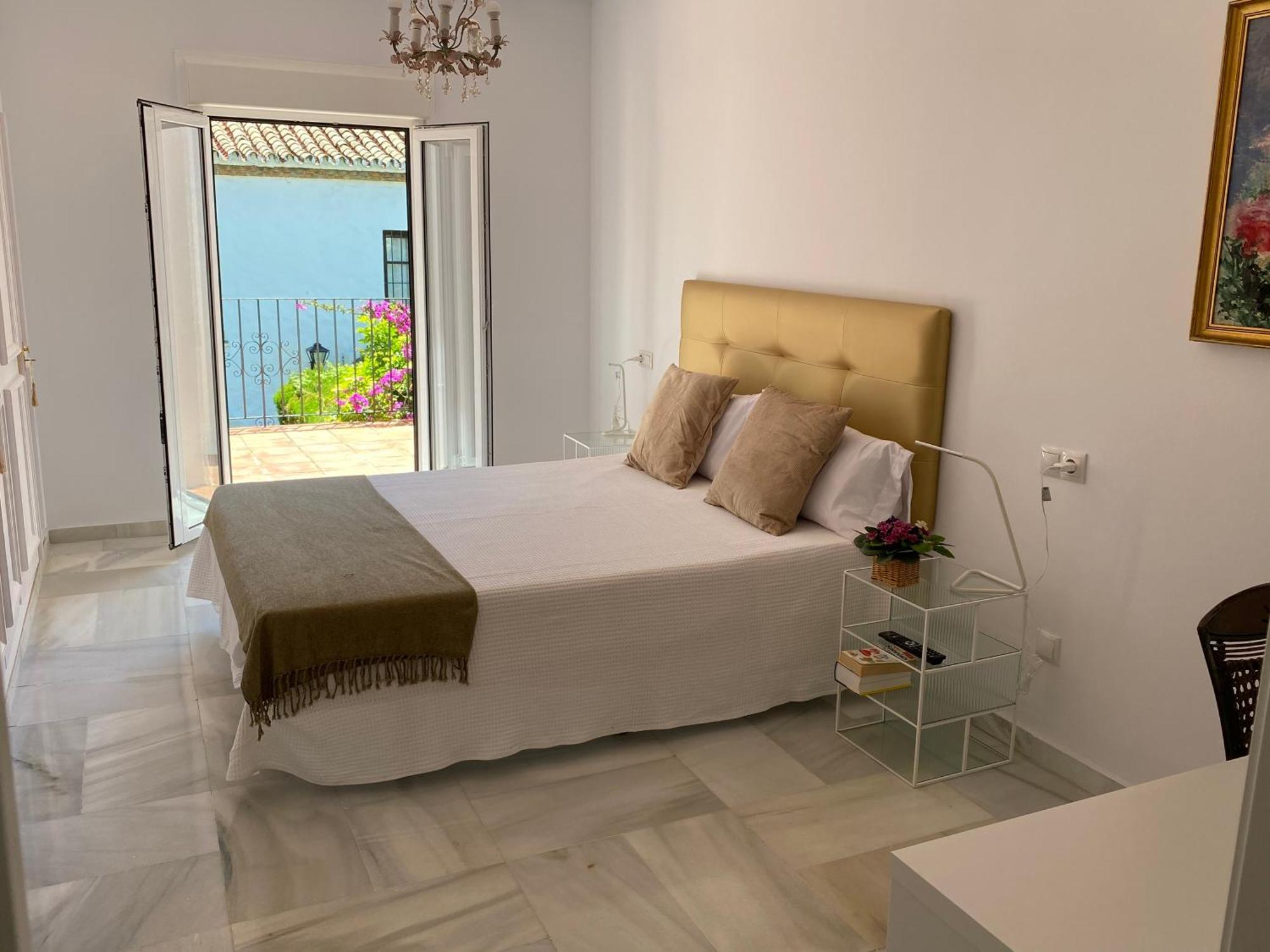 Tarifa Especial, Sin Aglomeraciones En Piscina Y Playa, Cerca De Puerto Banus Apartment
