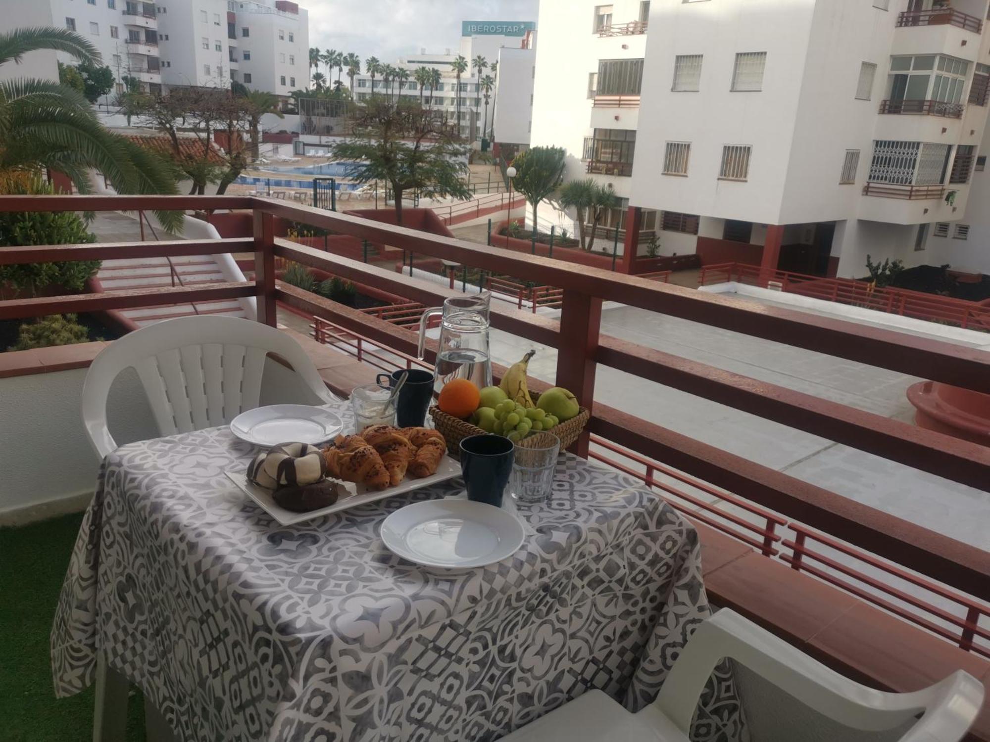Piso Familiar De 3hab Con Piscina En Apartamento