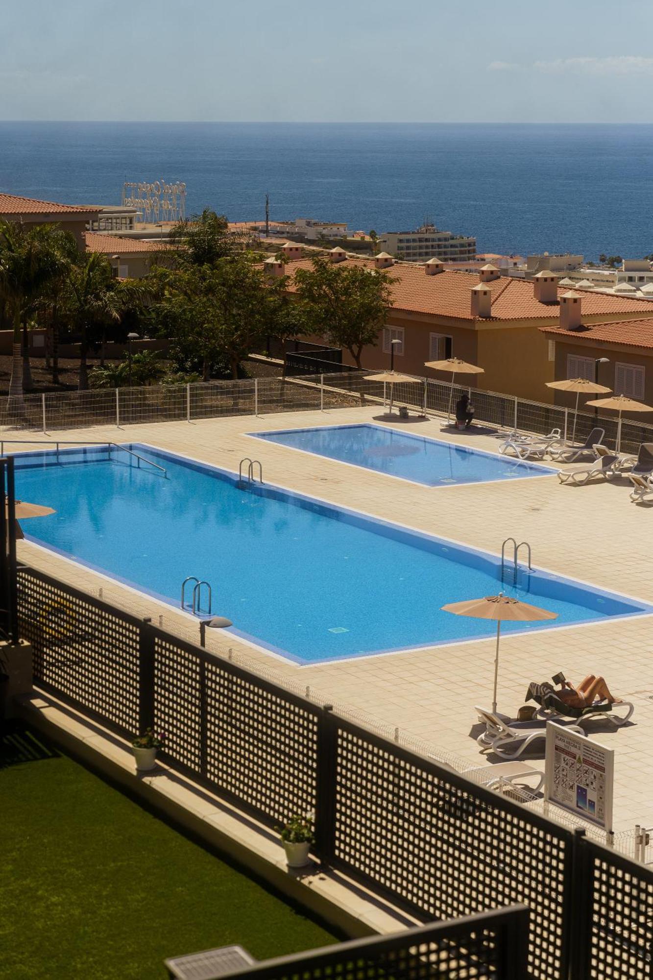 Luna - Ac, 2 Pools, Panoramic Ocean, Private Garage, Fibre Net Apartment *