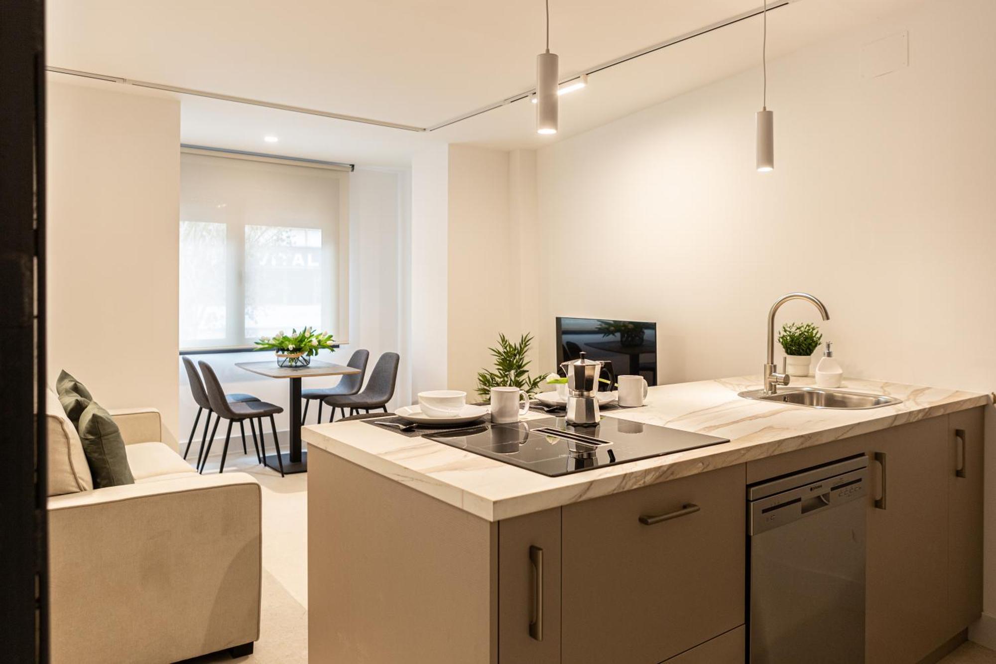Royar Apartment *