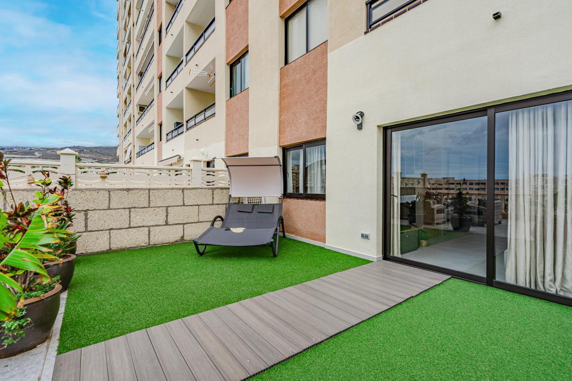 Bali Smart Hi-end Services Media Streaming Apartment Costa Adeje (Tenerife)
